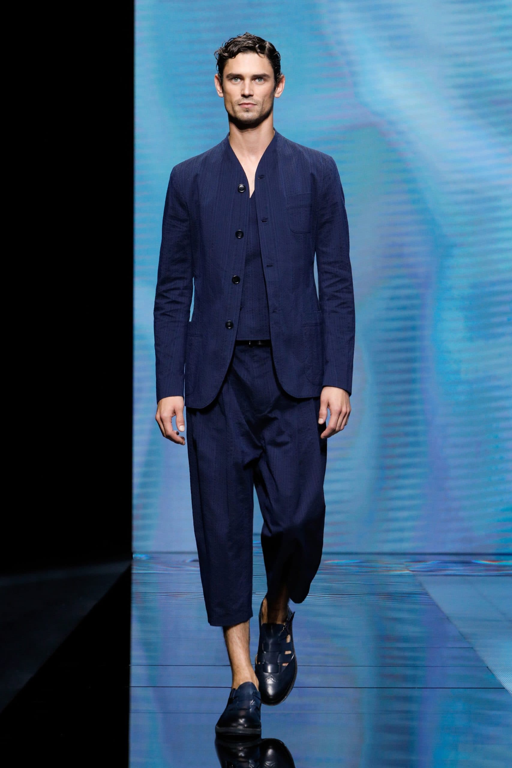 Giorgio Armani Frühling Sommer 2021 von RUNWAY MAGAZIN