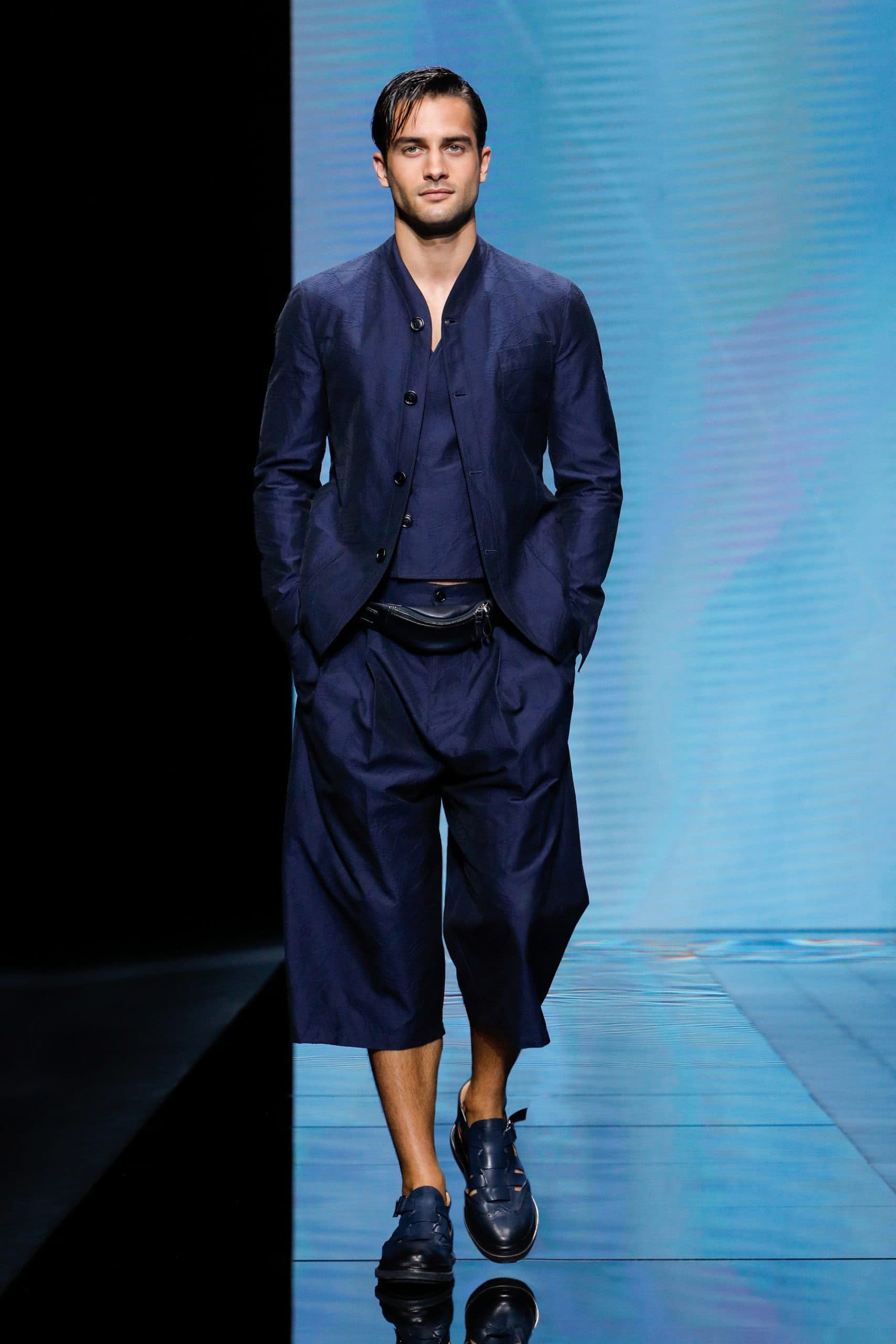 Giorgio Armani Frühling Sommer 2021 von RUNWAY MAGAZIN
