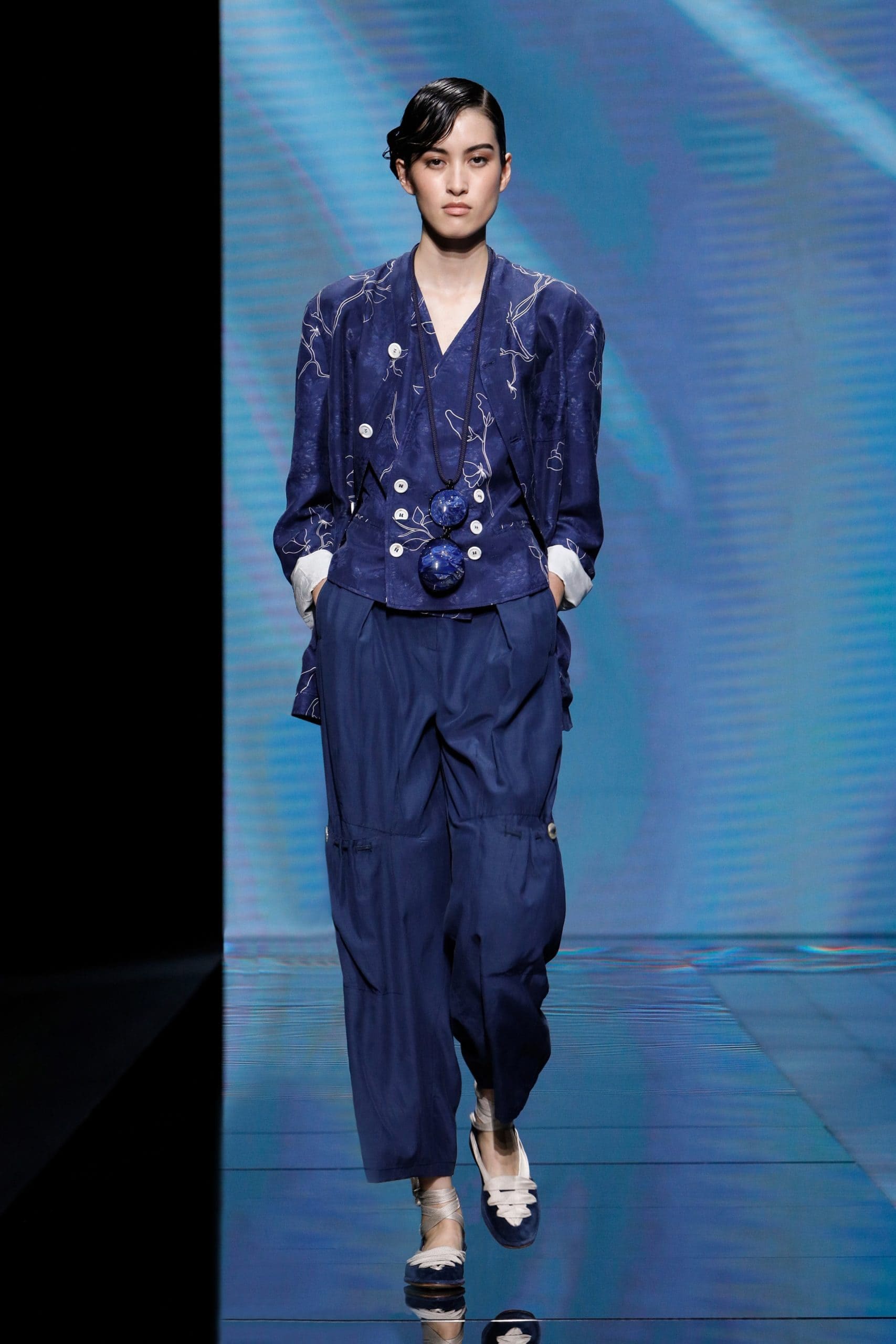 Giorgio Armani Frühling Sommer 2021 von RUNWAY MAGAZIN