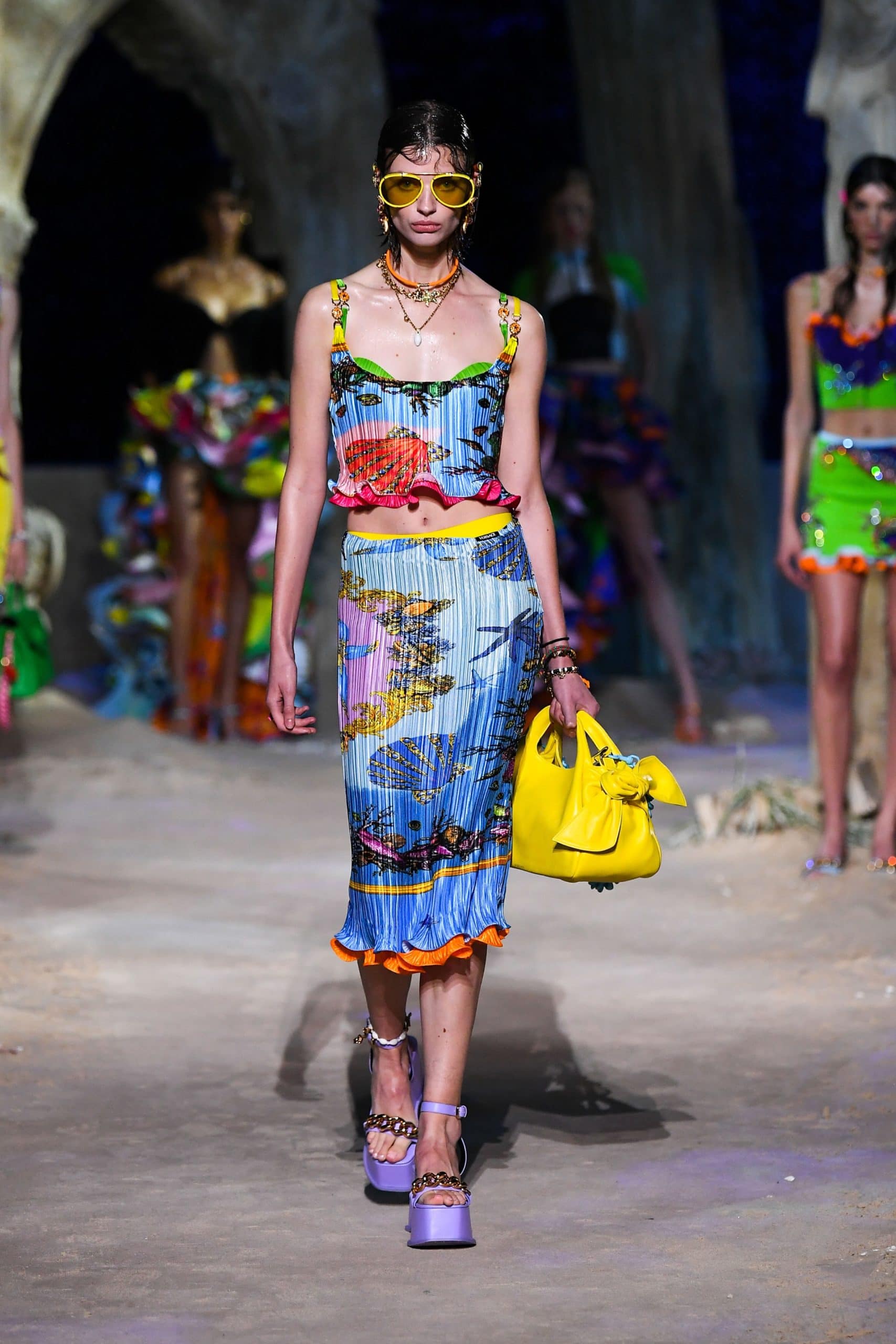 ヴェルサーチ春夏2021年 RUNWAY マガジン