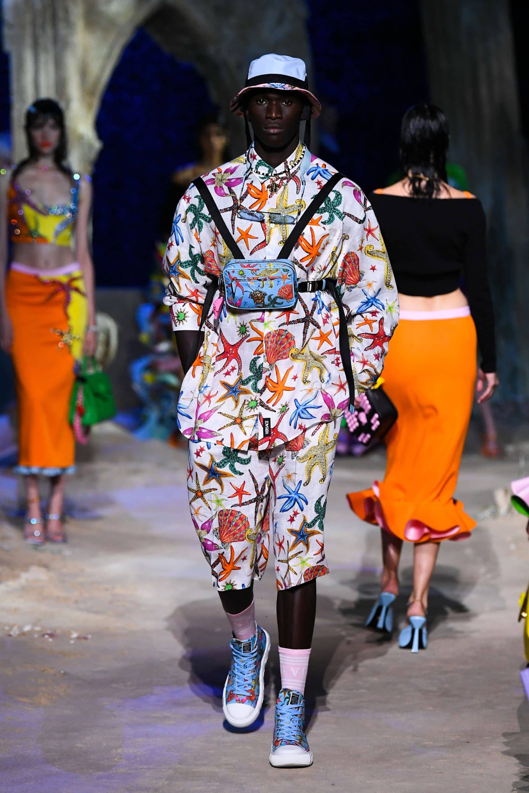 ヴェルサーチ春夏2021年 RUNWAY マガジン