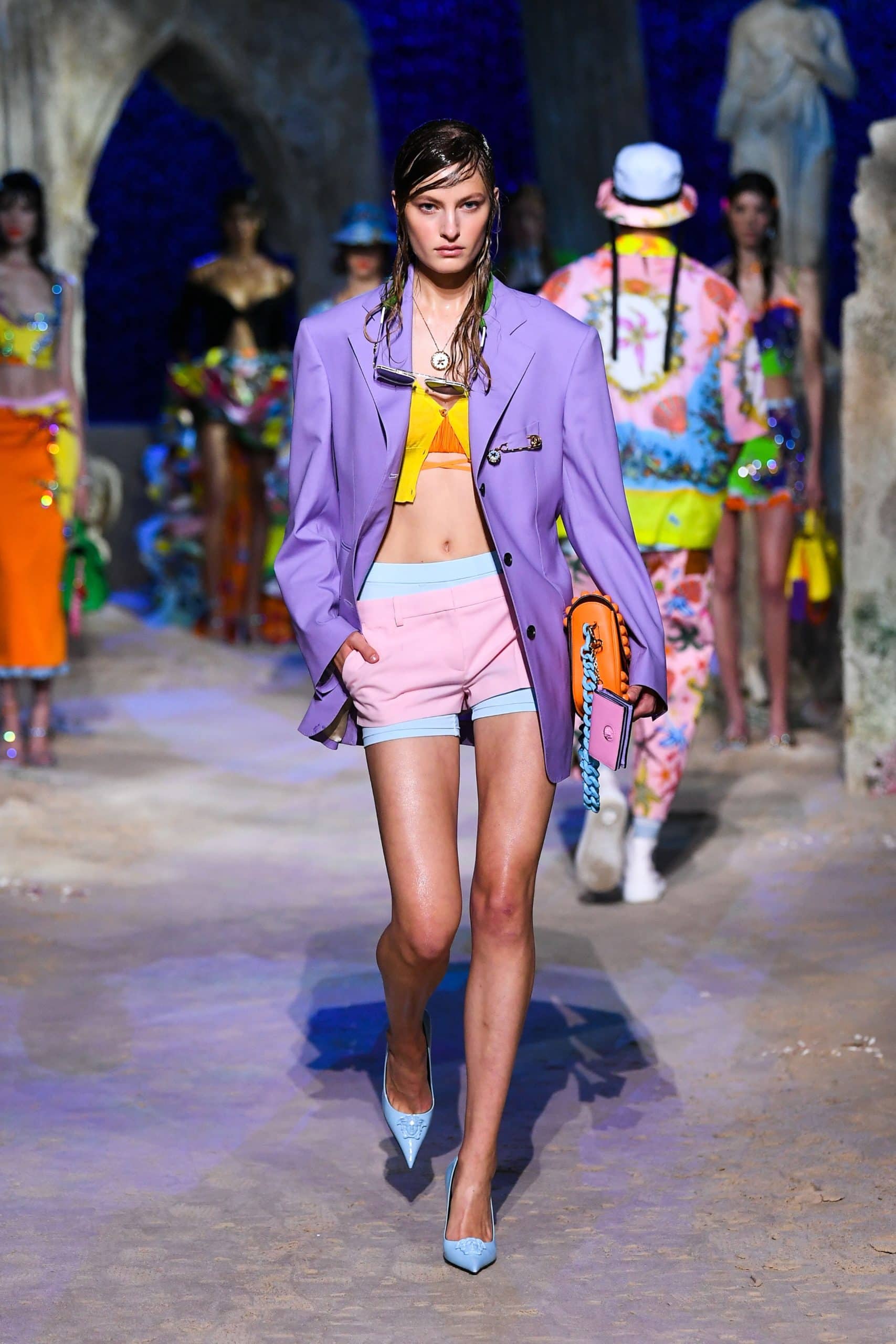 ヴェルサーチ春夏2021年 RUNWAY マガジン
