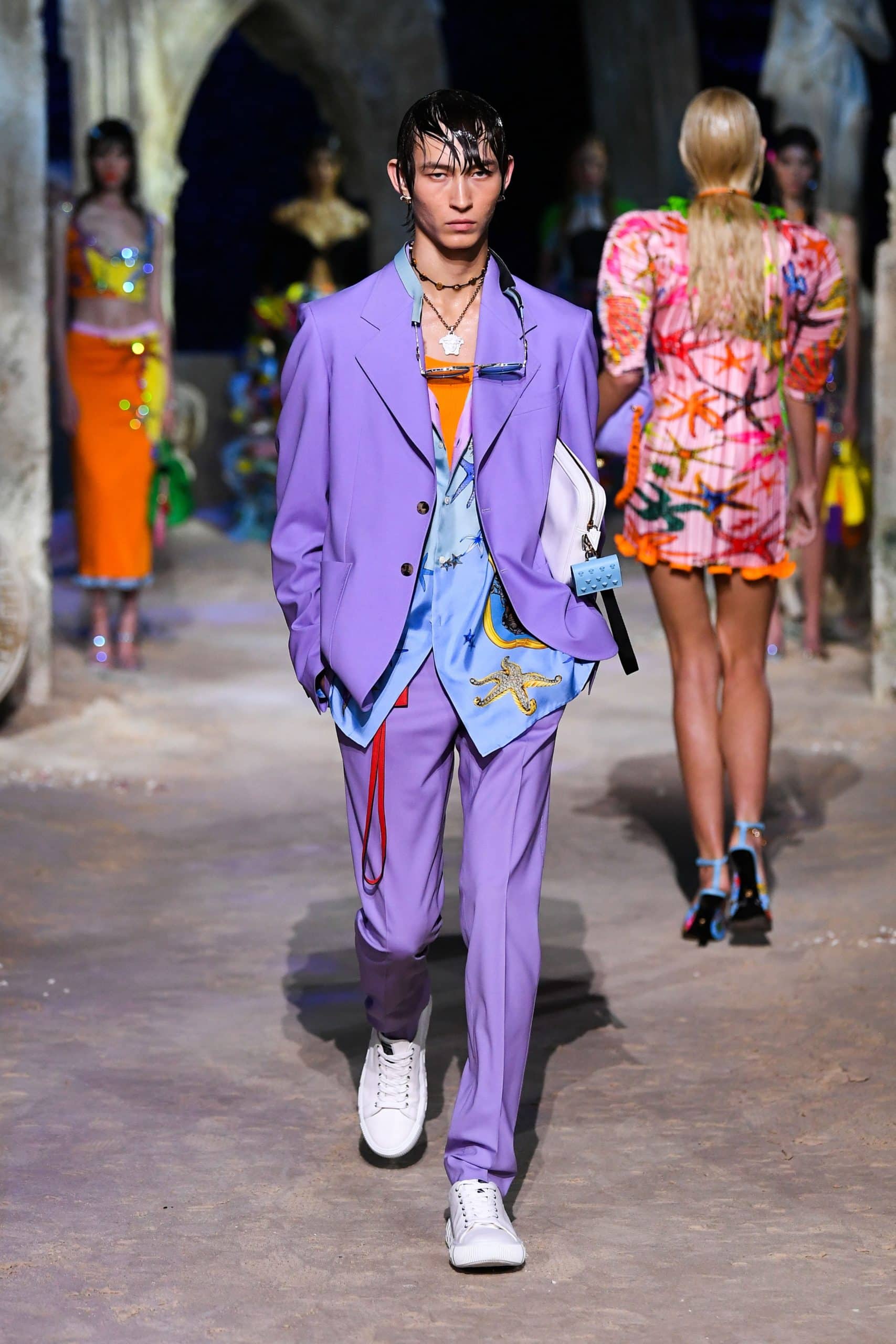 ヴェルサーチ春夏2021年 RUNWAY マガジン