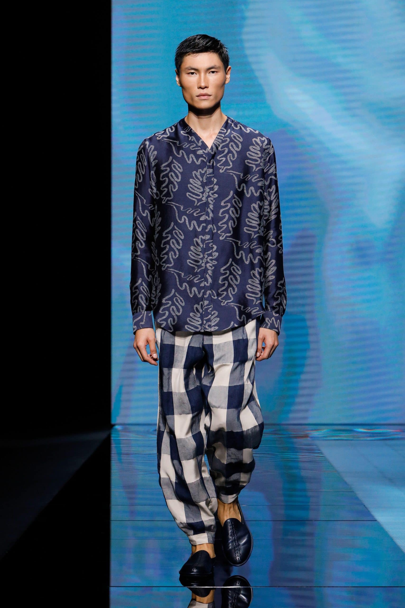 Giorgio Armani Frühling Sommer 2021 von RUNWAY MAGAZIN