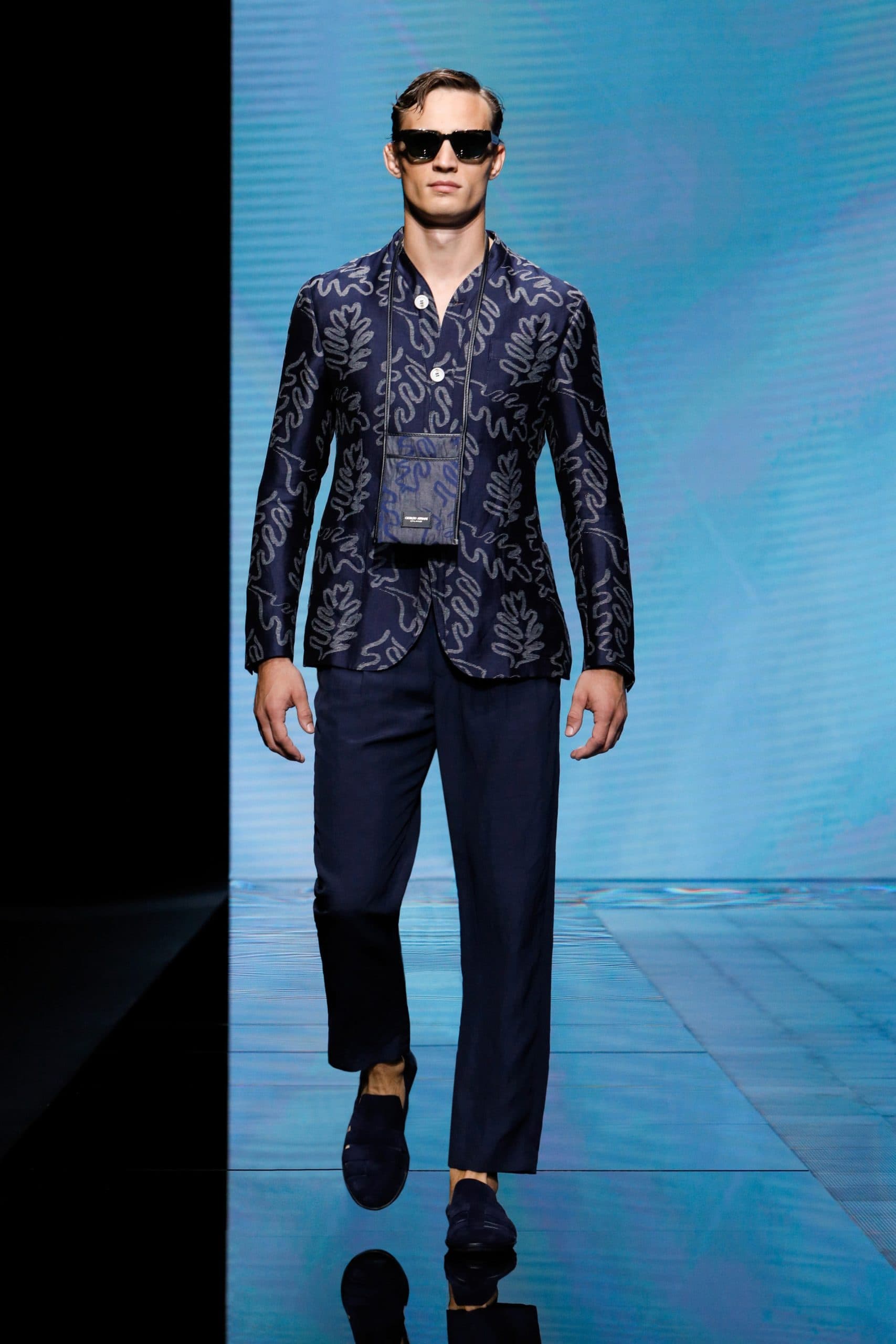 Giorgio Armani Frühling Sommer 2021 von RUNWAY MAGAZIN