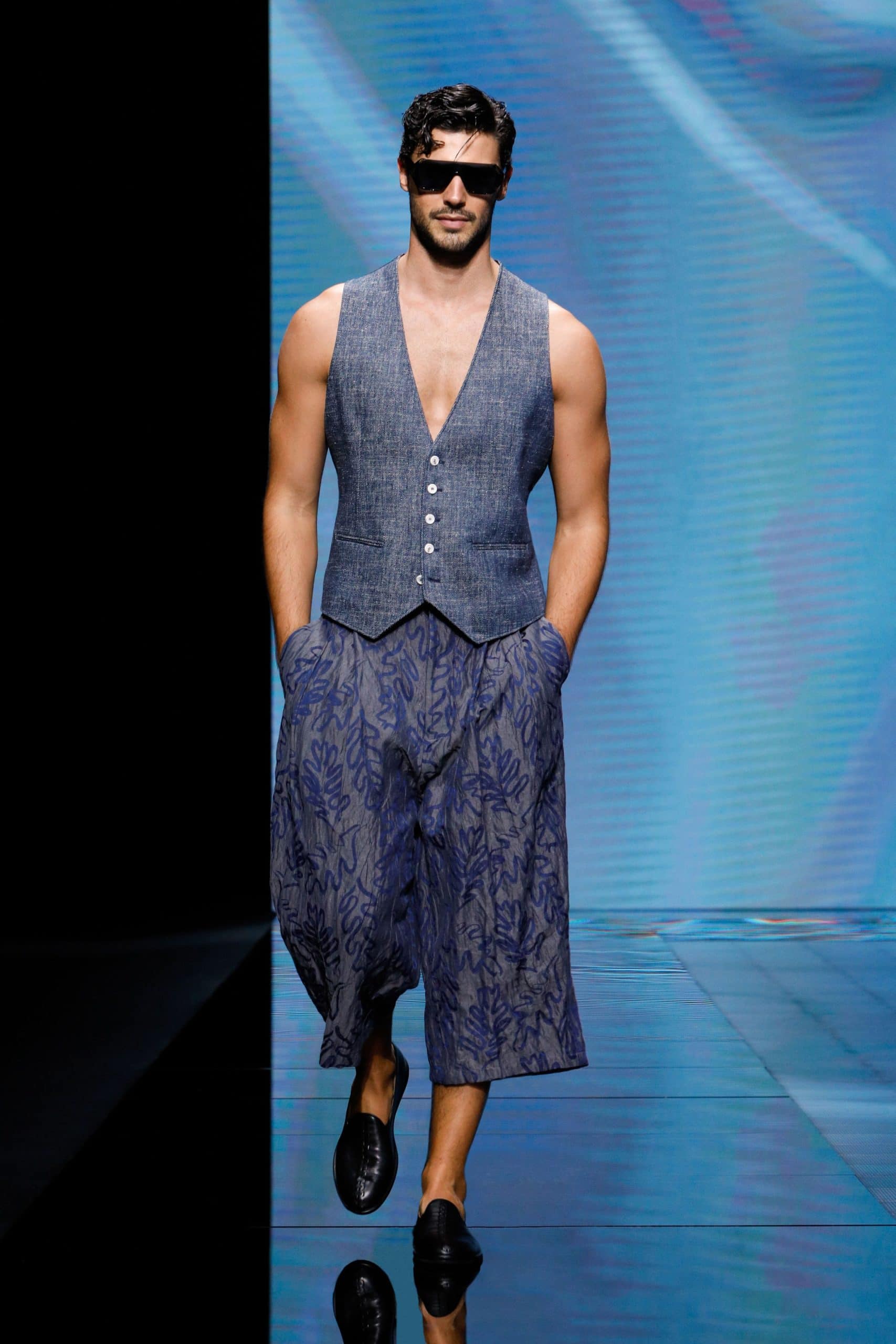 Giorgio Armani Frühling Sommer 2021 von RUNWAY MAGAZIN