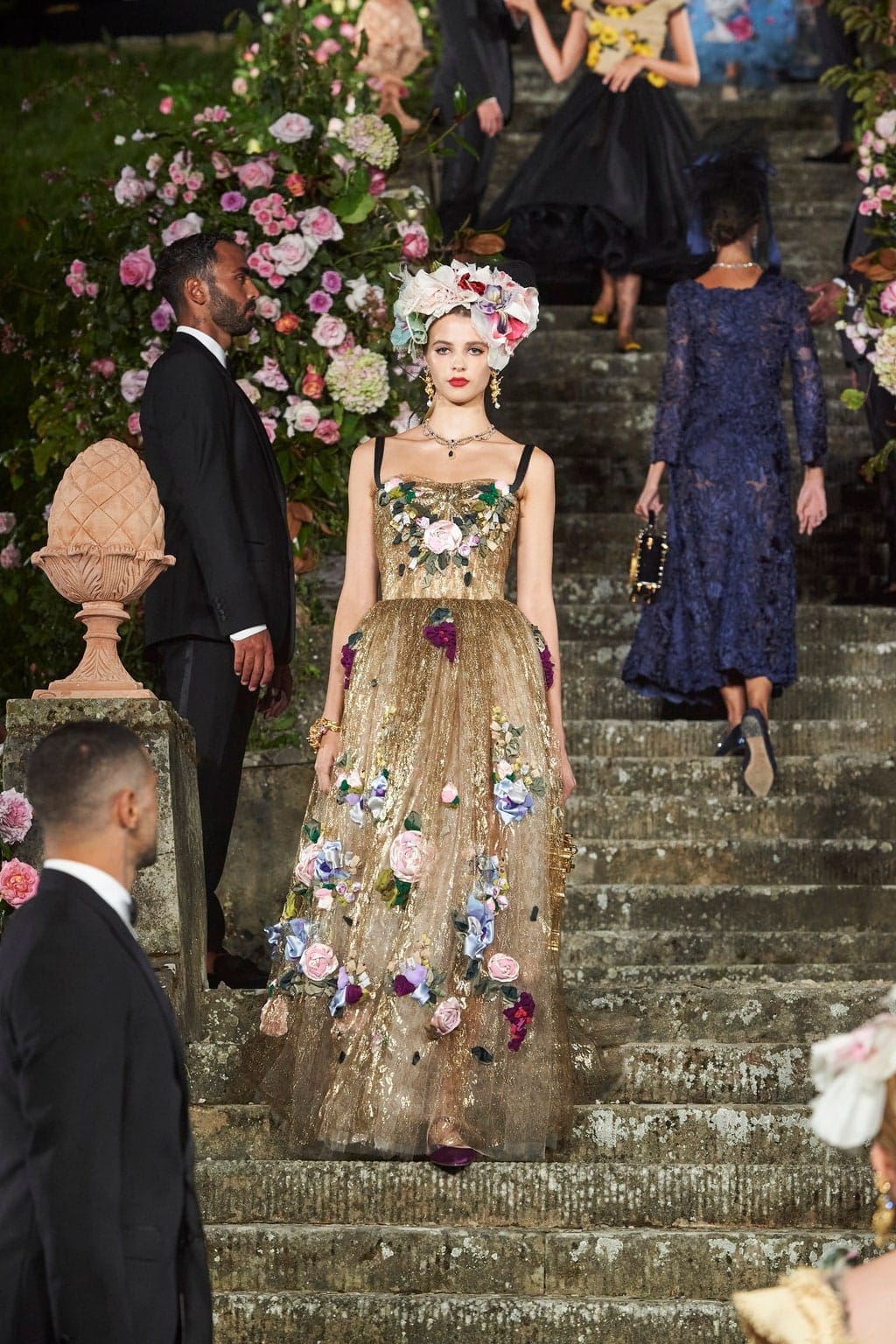 Dolce Gabbana Alta Moda Firenze 2020 - Fall-Winter 2020-2021 by RUNWAY MAGAZINE
