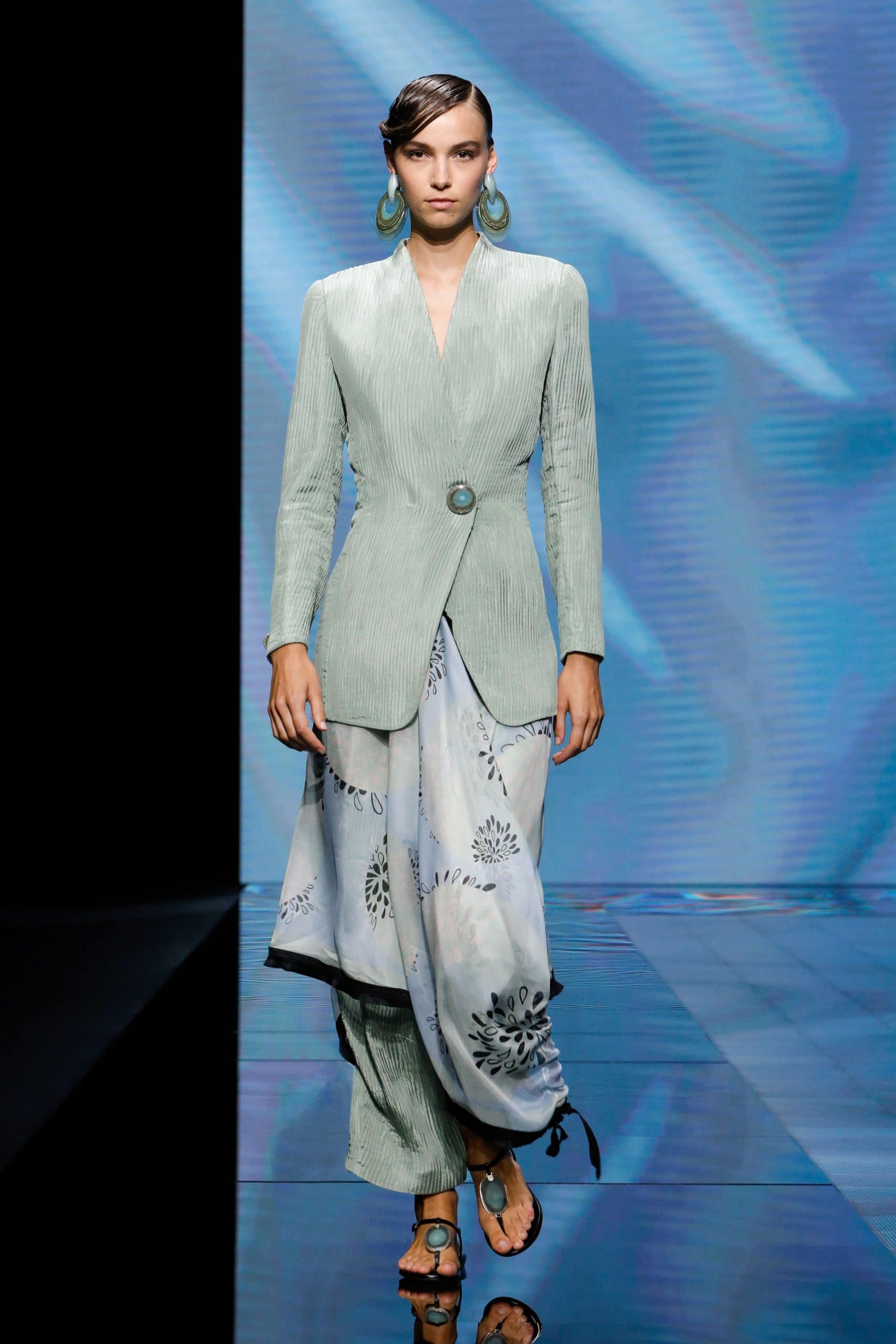 Giorgio Armani Frühling Sommer 2021 von RUNWAY MAGAZIN