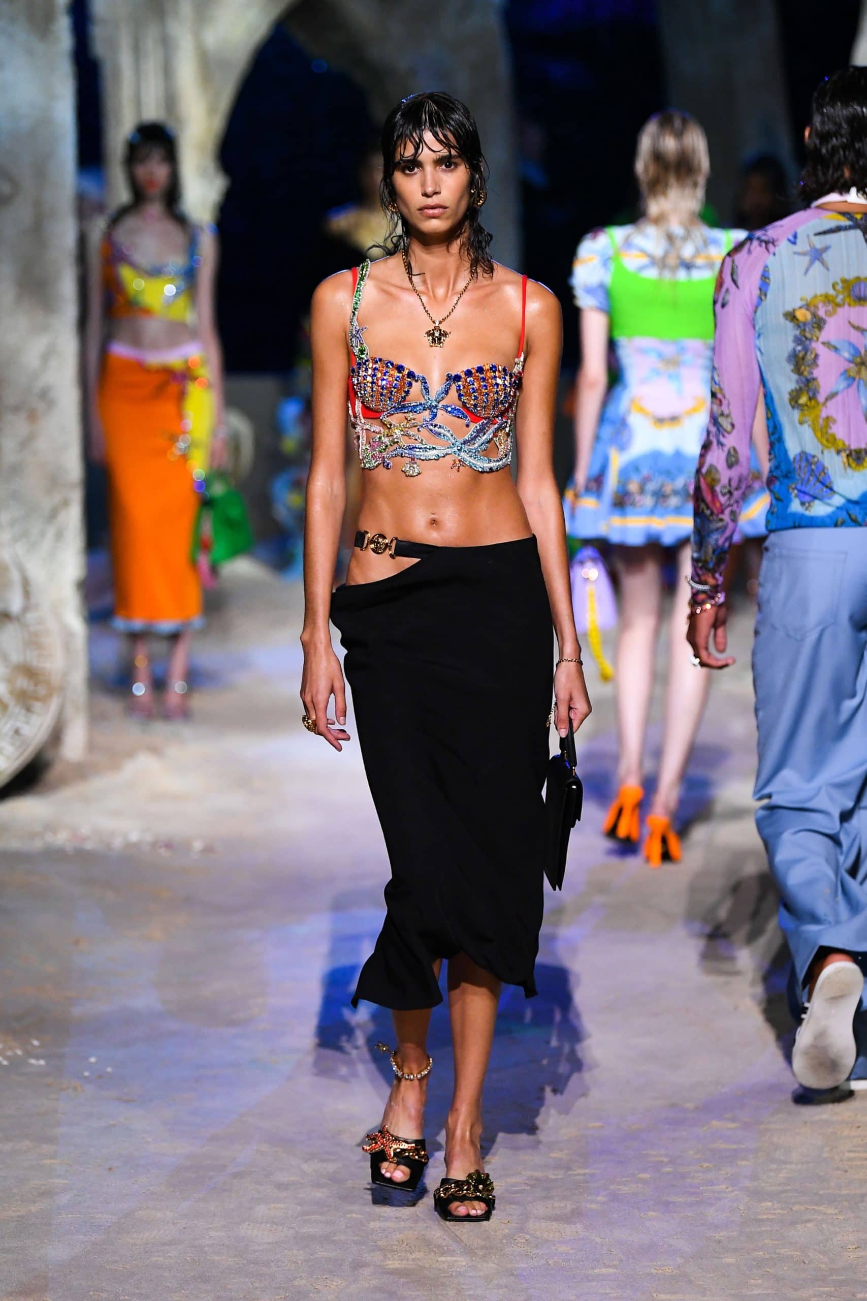 ヴェルサーチ春夏2021年 RUNWAY マガジン