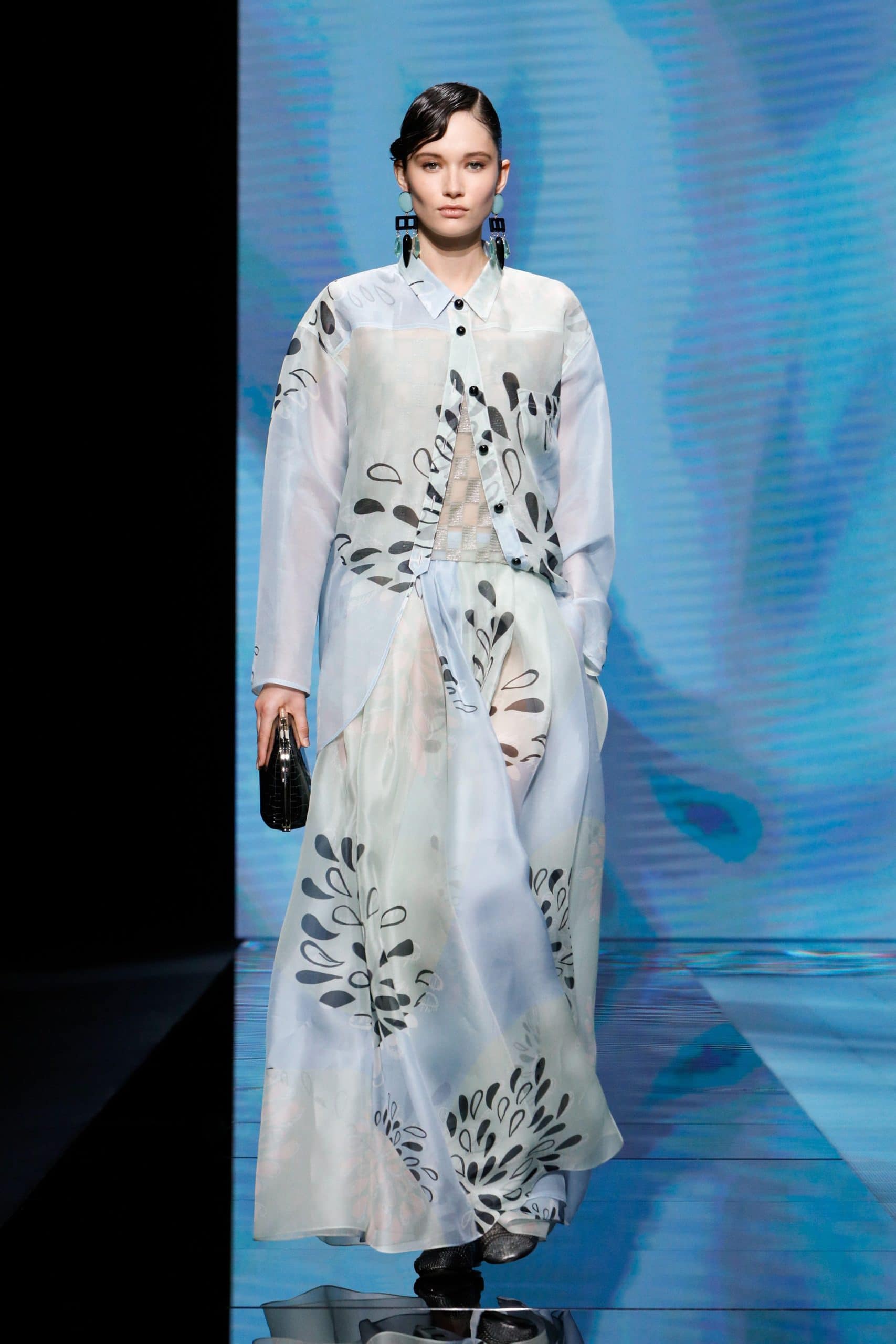 Giorgio Armani Frühling Sommer 2021 von RUNWAY MAGAZIN