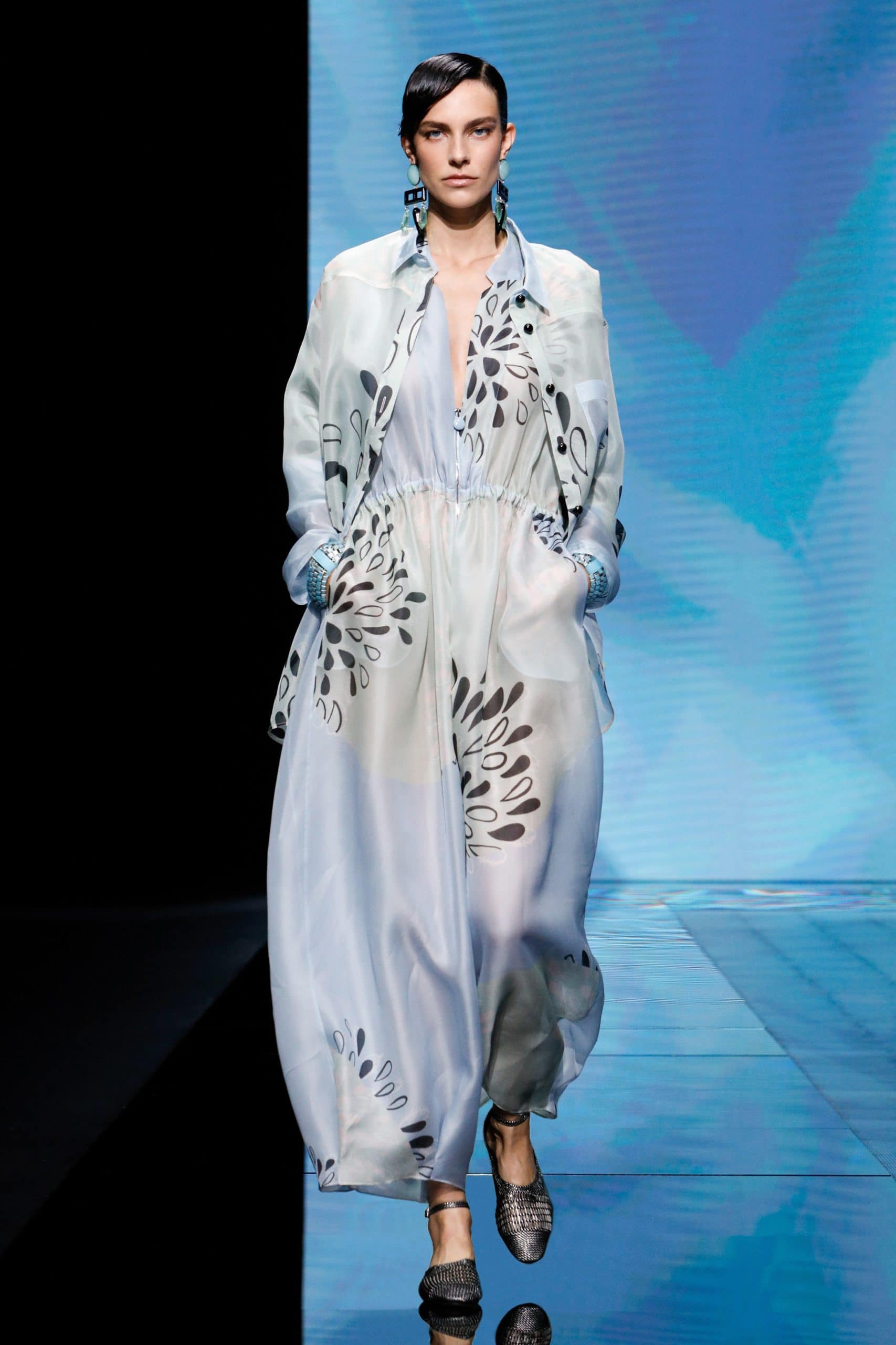 Giorgio Armani Frühling Sommer 2021 von RUNWAY MAGAZIN
