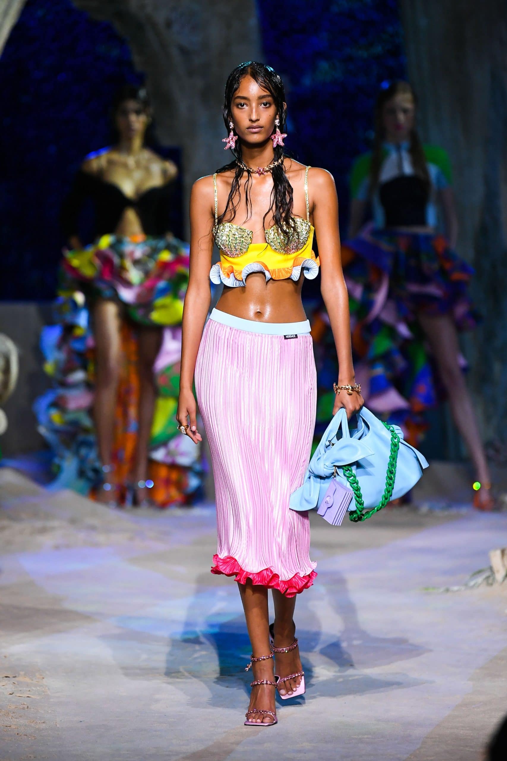 ヴェルサーチ春夏2021年 RUNWAY マガジン