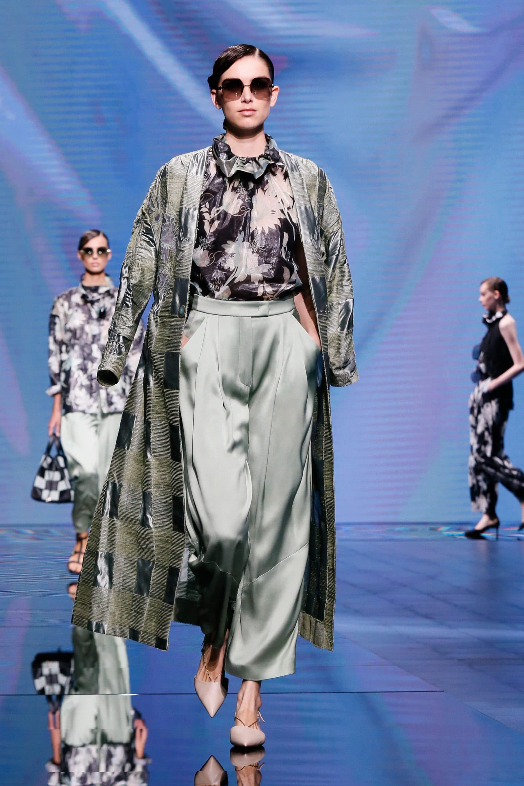 Giorgio Armani Frühling Sommer 2021 von RUNWAY MAGAZIN