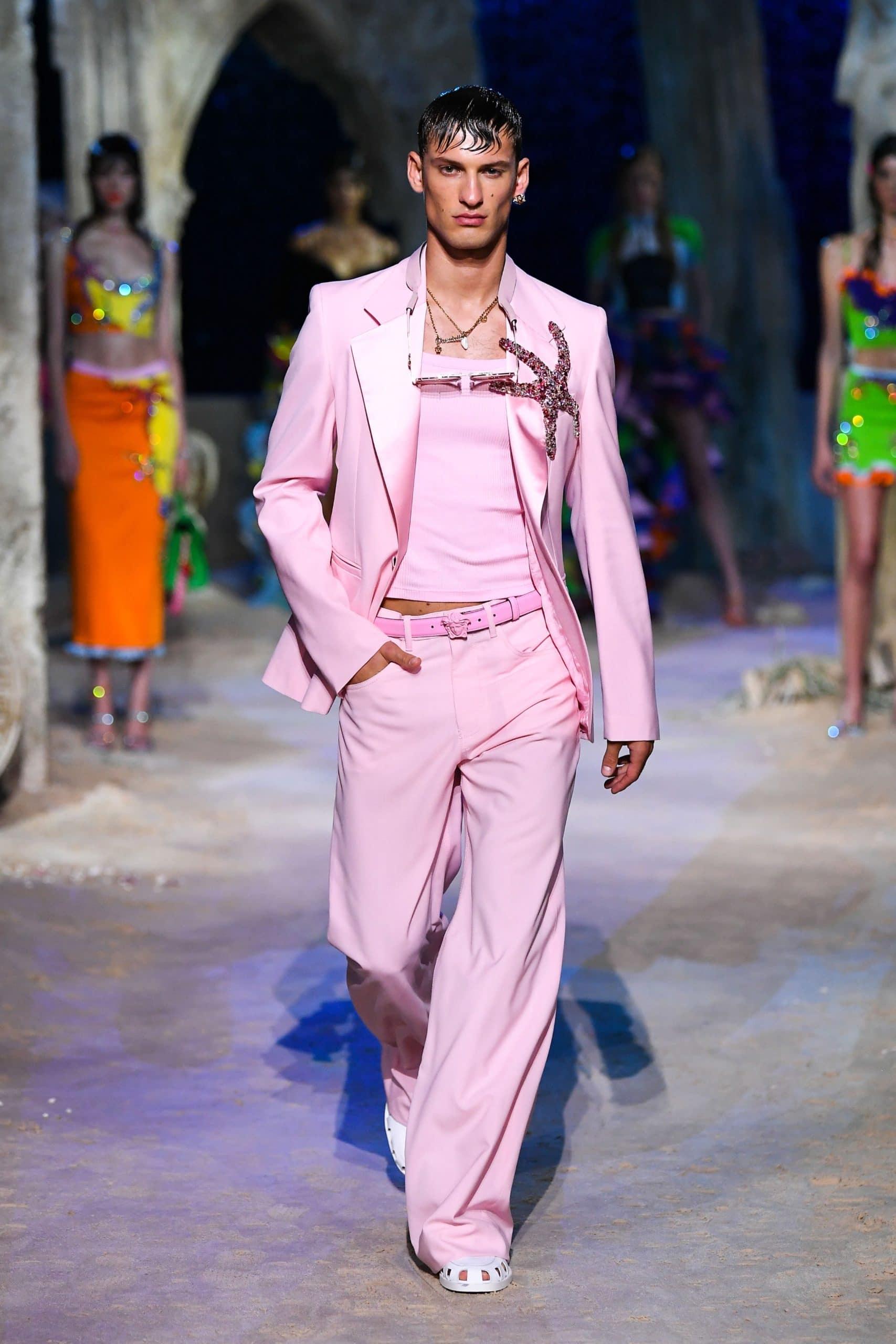 ヴェルサーチ春夏2021年 RUNWAY マガジン