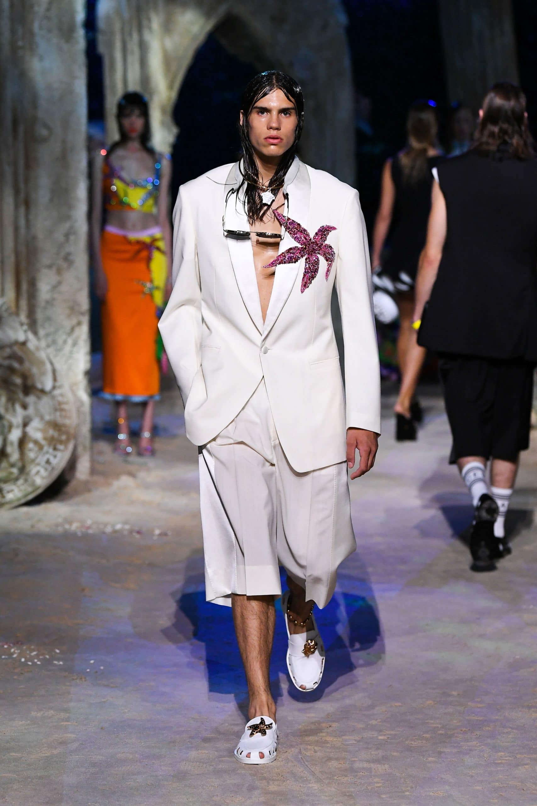 ヴェルサーチ春夏2021年 RUNWAY マガジン