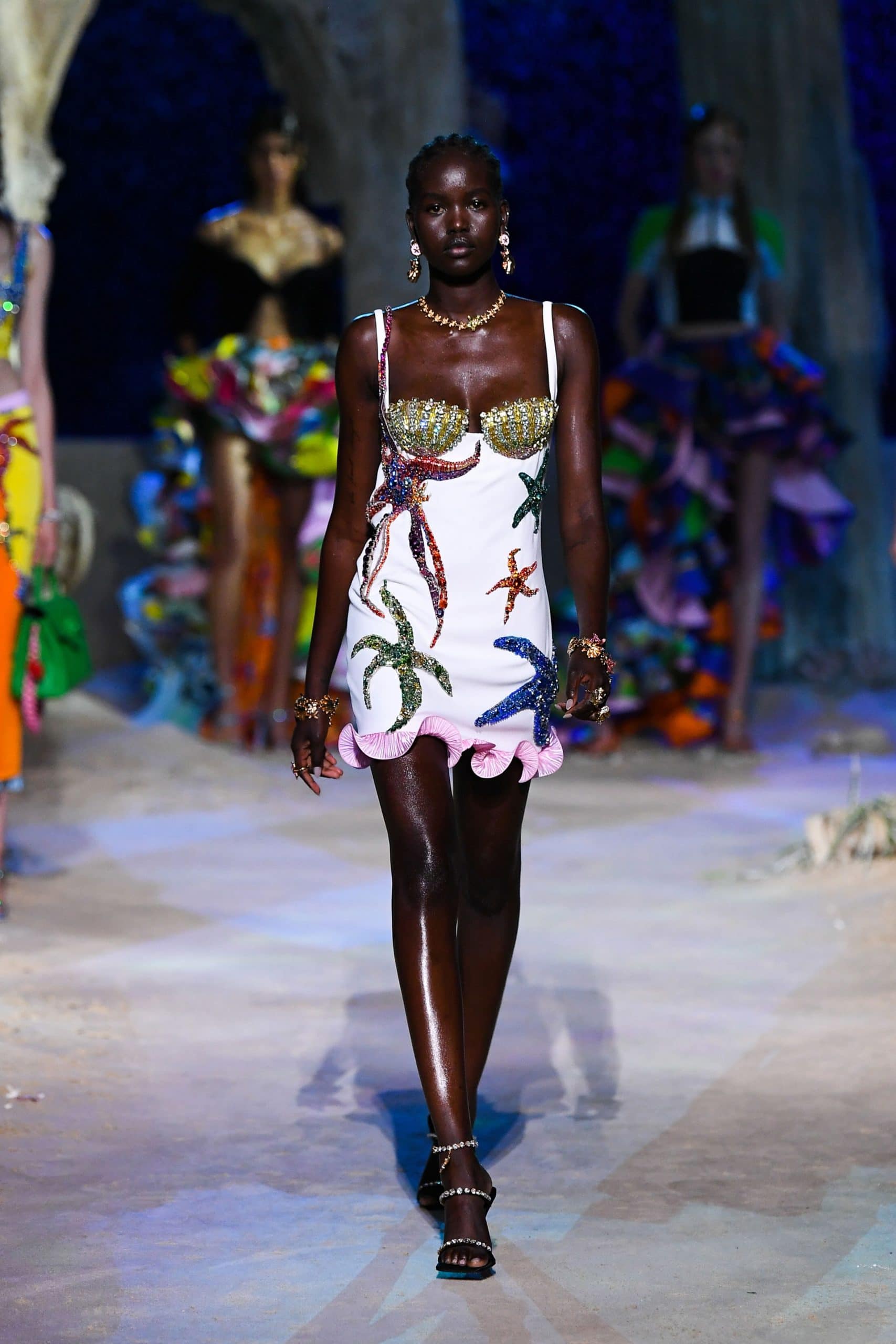 ヴェルサーチ春夏2021年 RUNWAY マガジン
