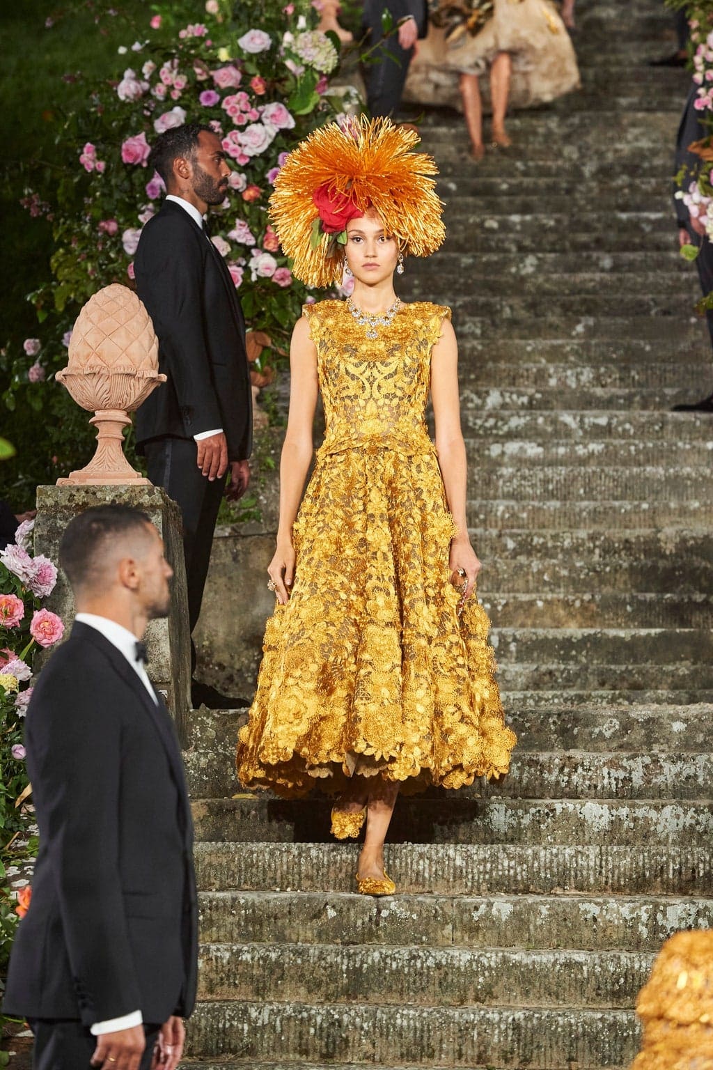 Dolce Gabbana Alta Moda Firenze 2020 - Fall-Winter 2020-2021 by RUNWAY MAGAZINE
