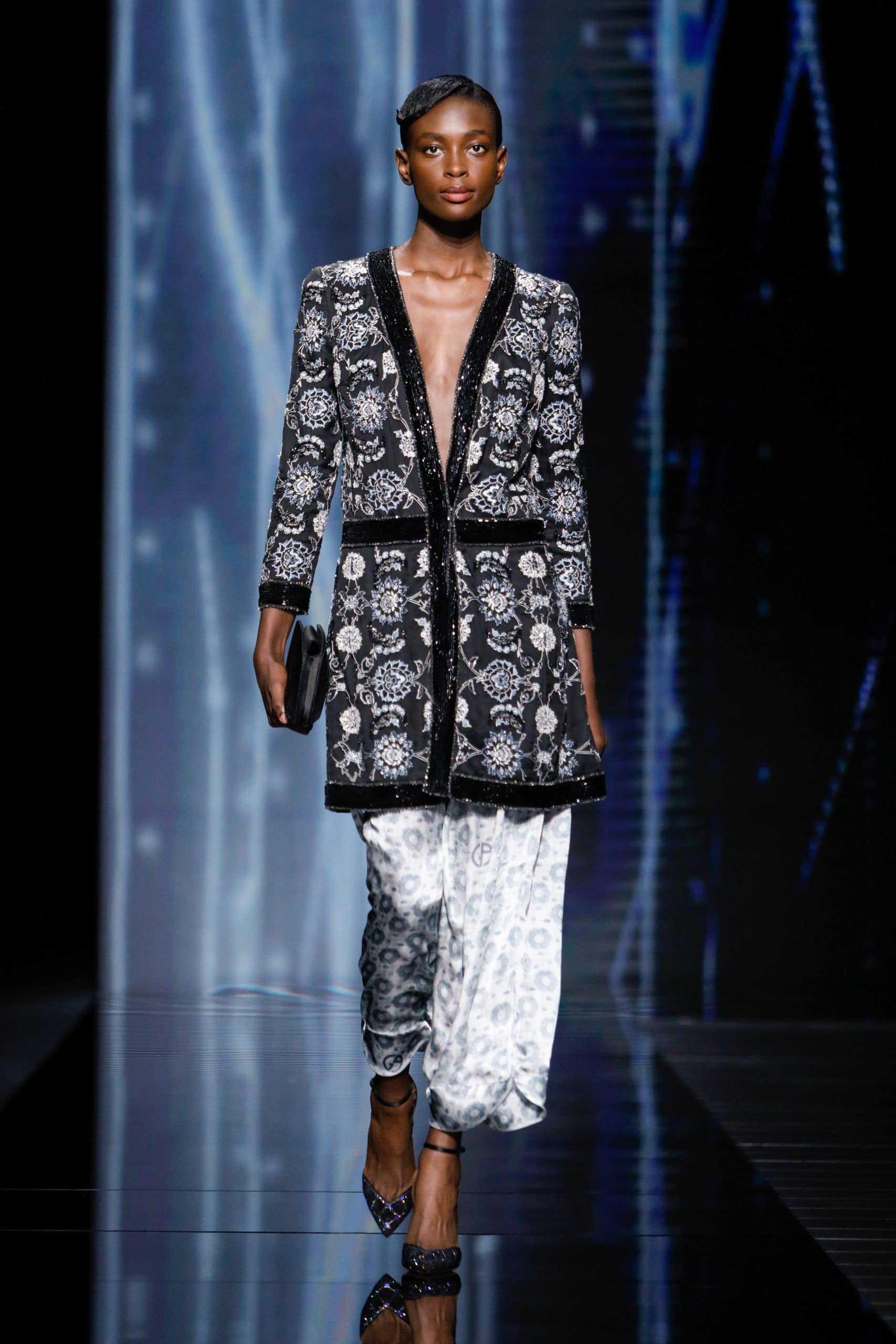 Giorgio Armani Frühling Sommer 2021 von RUNWAY MAGAZIN