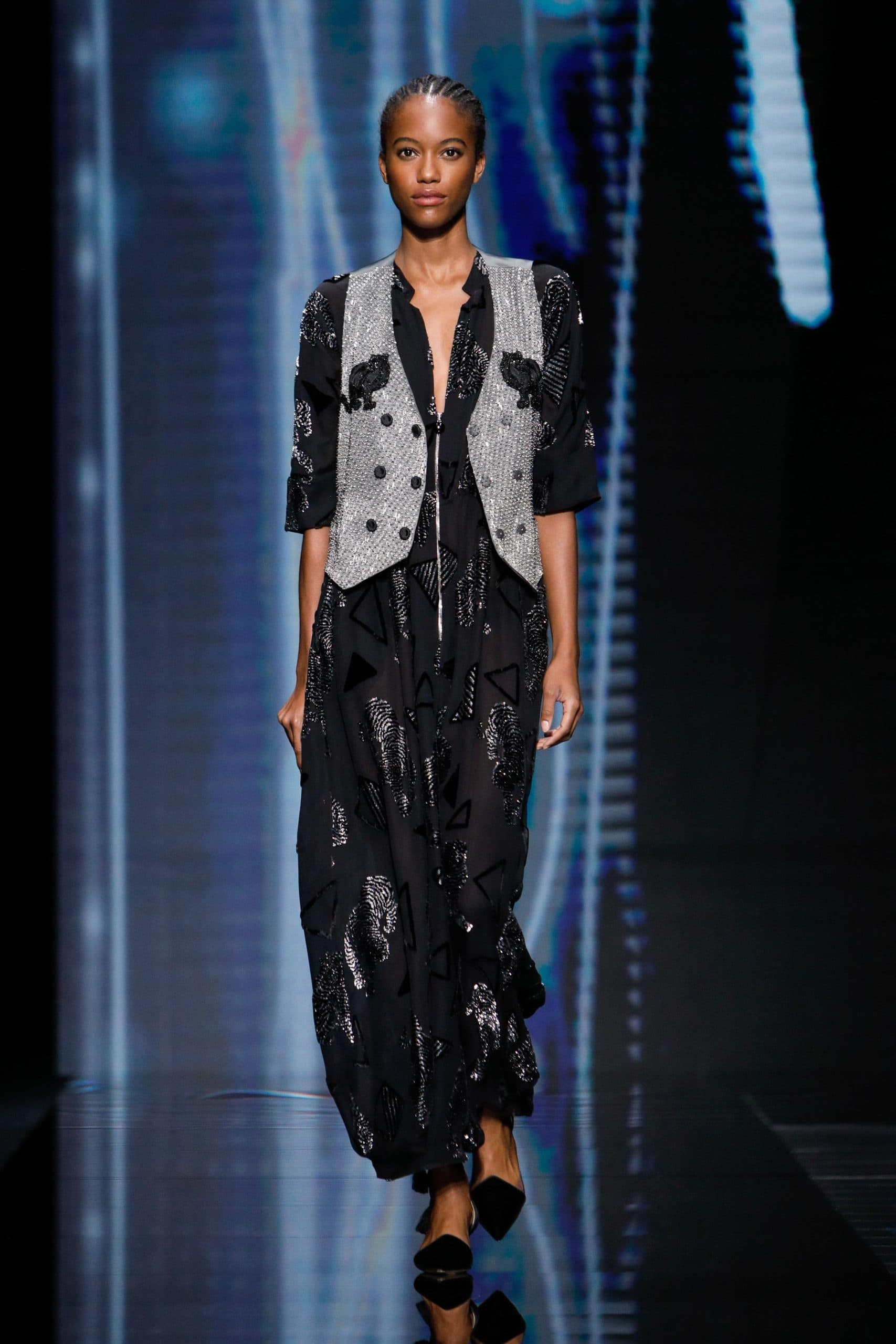 Giorgio Armani Frühling Sommer 2021 von RUNWAY MAGAZIN