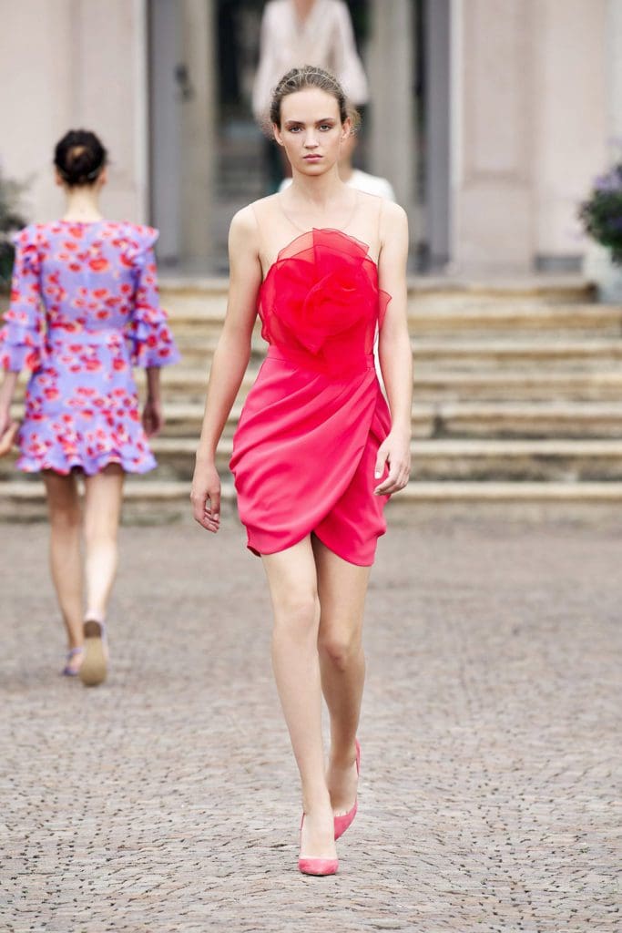 Elisabetta Franchi Printemps Été 2021 par RUNWAY MAGAZINE