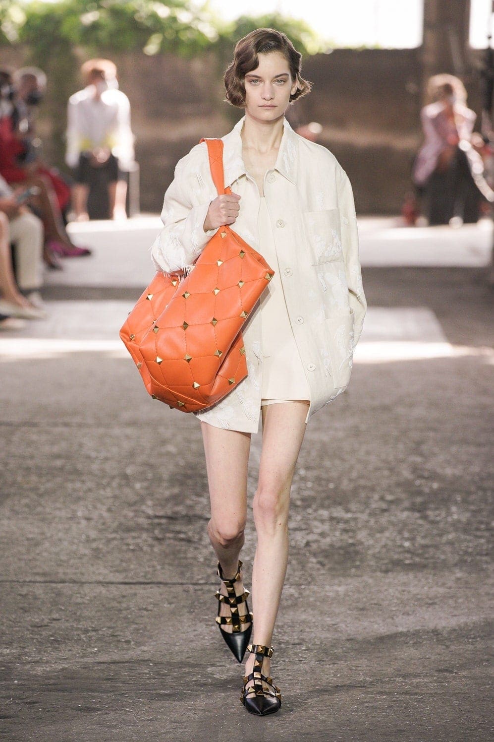 华伦天奴（Valentino）2021春夏米兰by RUNWAY 杂志