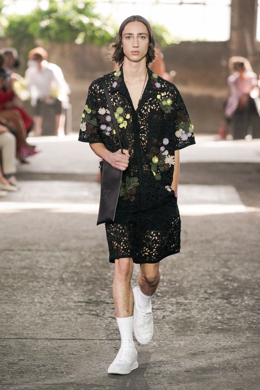华伦天奴（Valentino）2021春夏米兰by RUNWAY 杂志