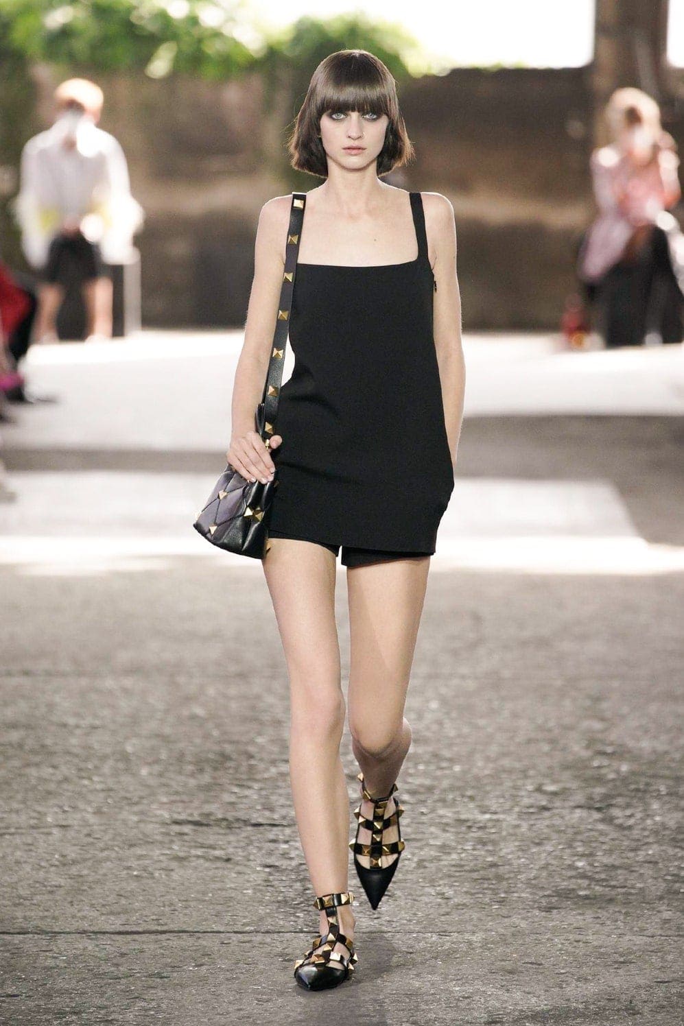 华伦天奴（Valentino）2021春夏米兰by RUNWAY 杂志