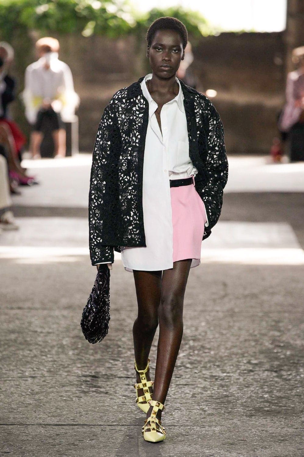 华伦天奴（Valentino）2021春夏米兰by RUNWAY 杂志