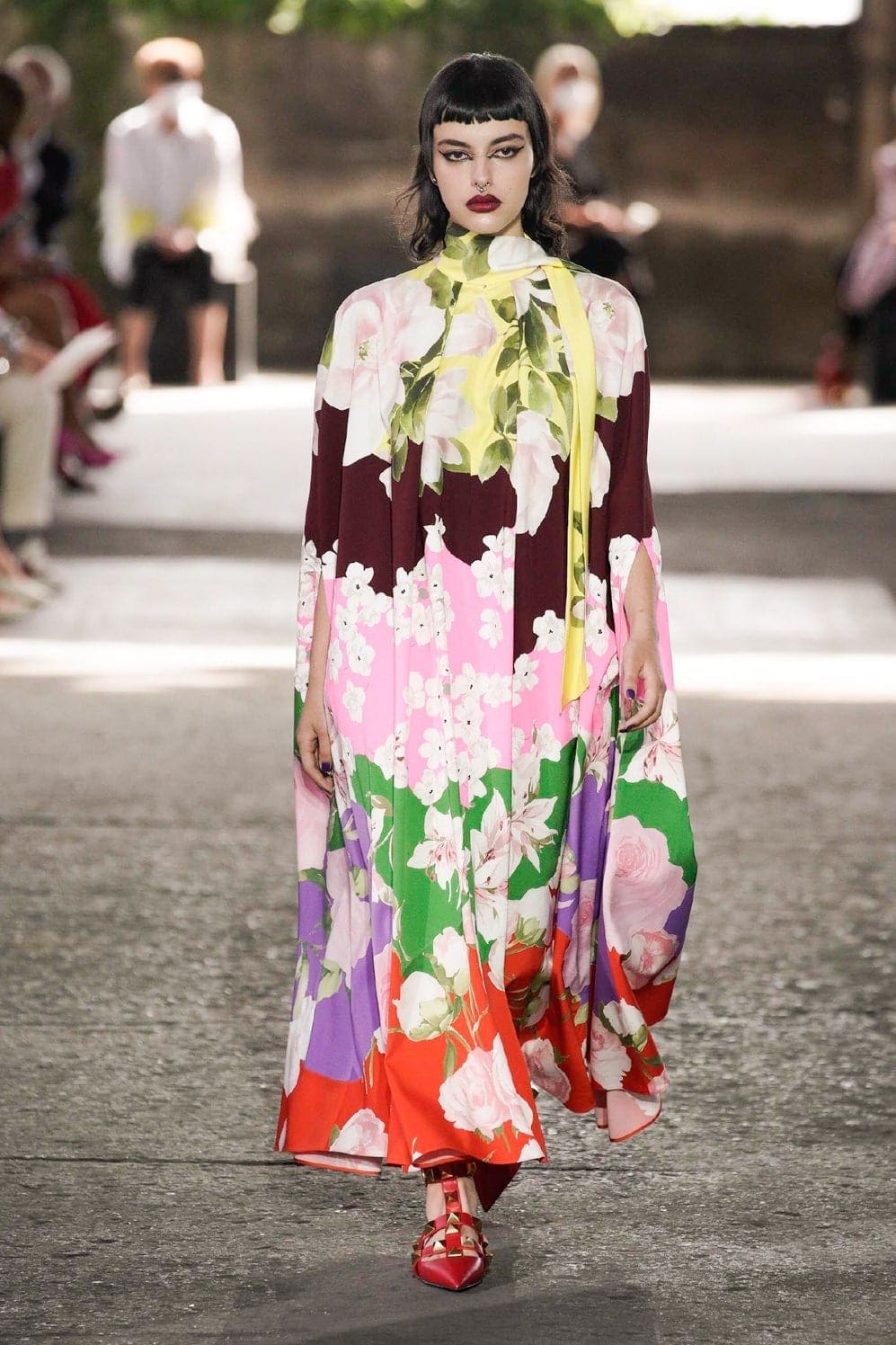 华伦天奴（Valentino）2021春夏米兰by RUNWAY 杂志