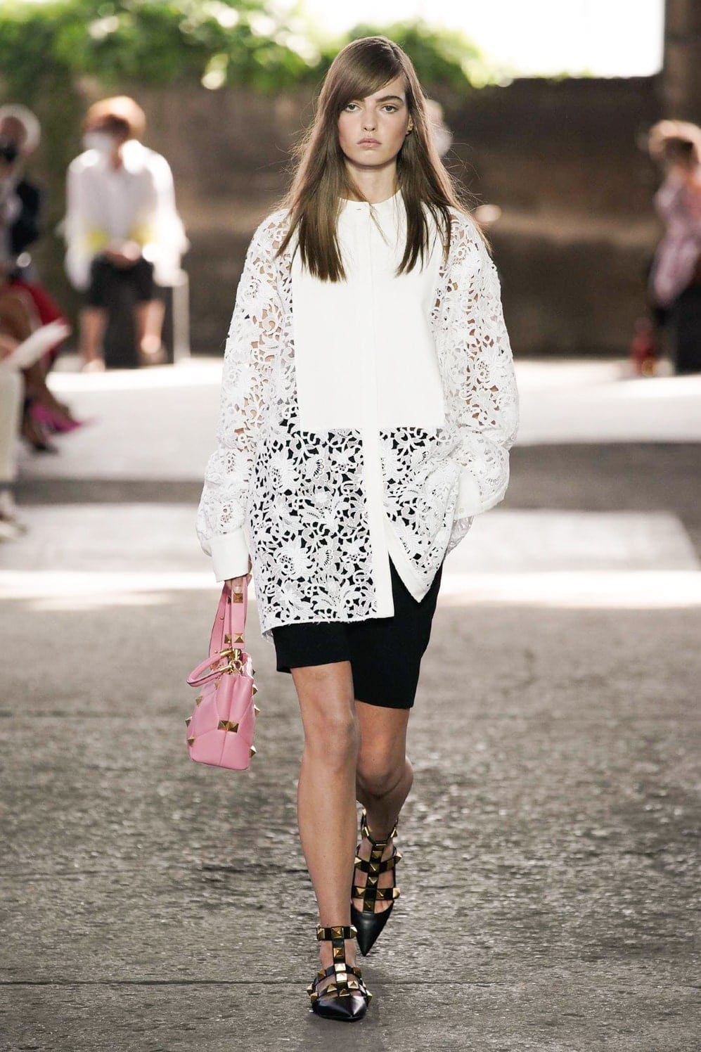 华伦天奴（Valentino）2021春夏米兰by RUNWAY 杂志