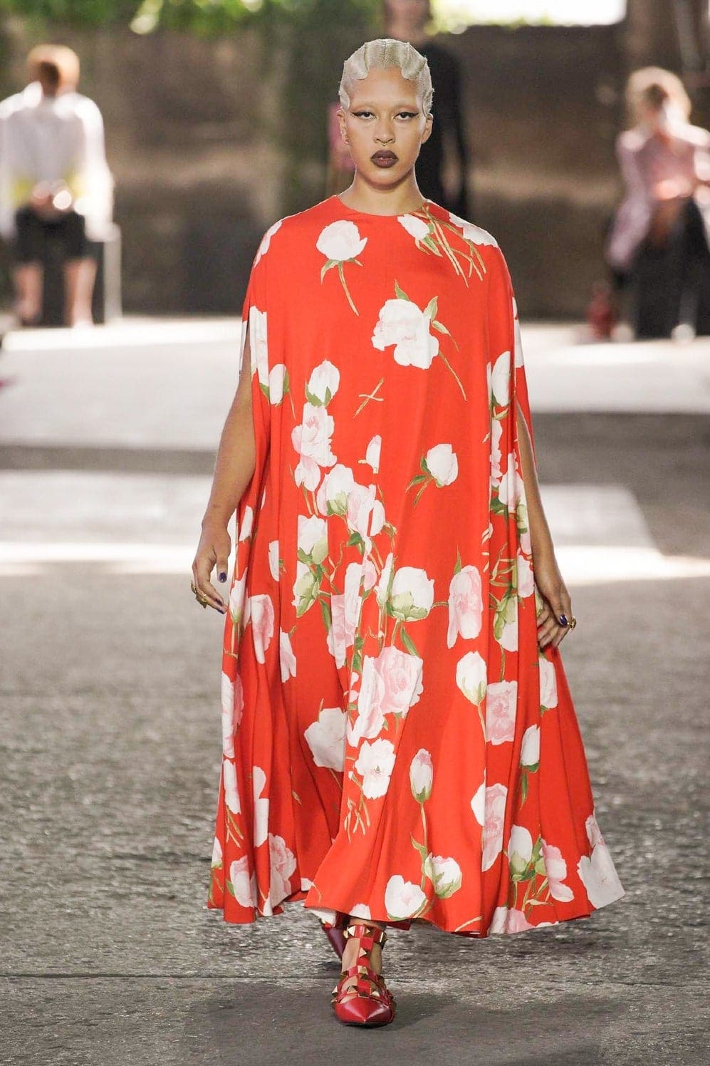 华伦天奴（Valentino）2021春夏米兰by RUNWAY 杂志