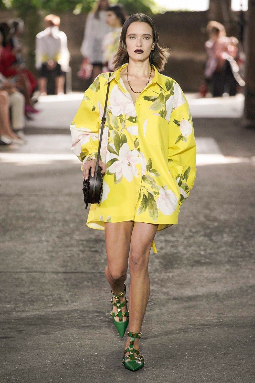 华伦天奴（Valentino）2021春夏米兰by RUNWAY 杂志