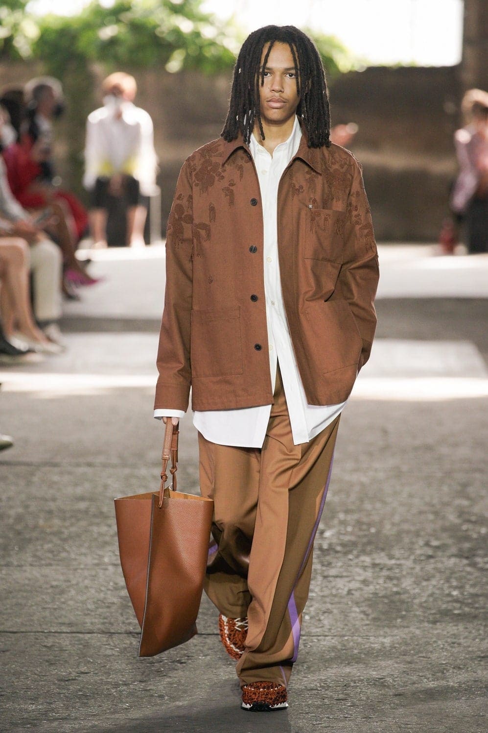 华伦天奴（Valentino）2021春夏米兰by RUNWAY 杂志