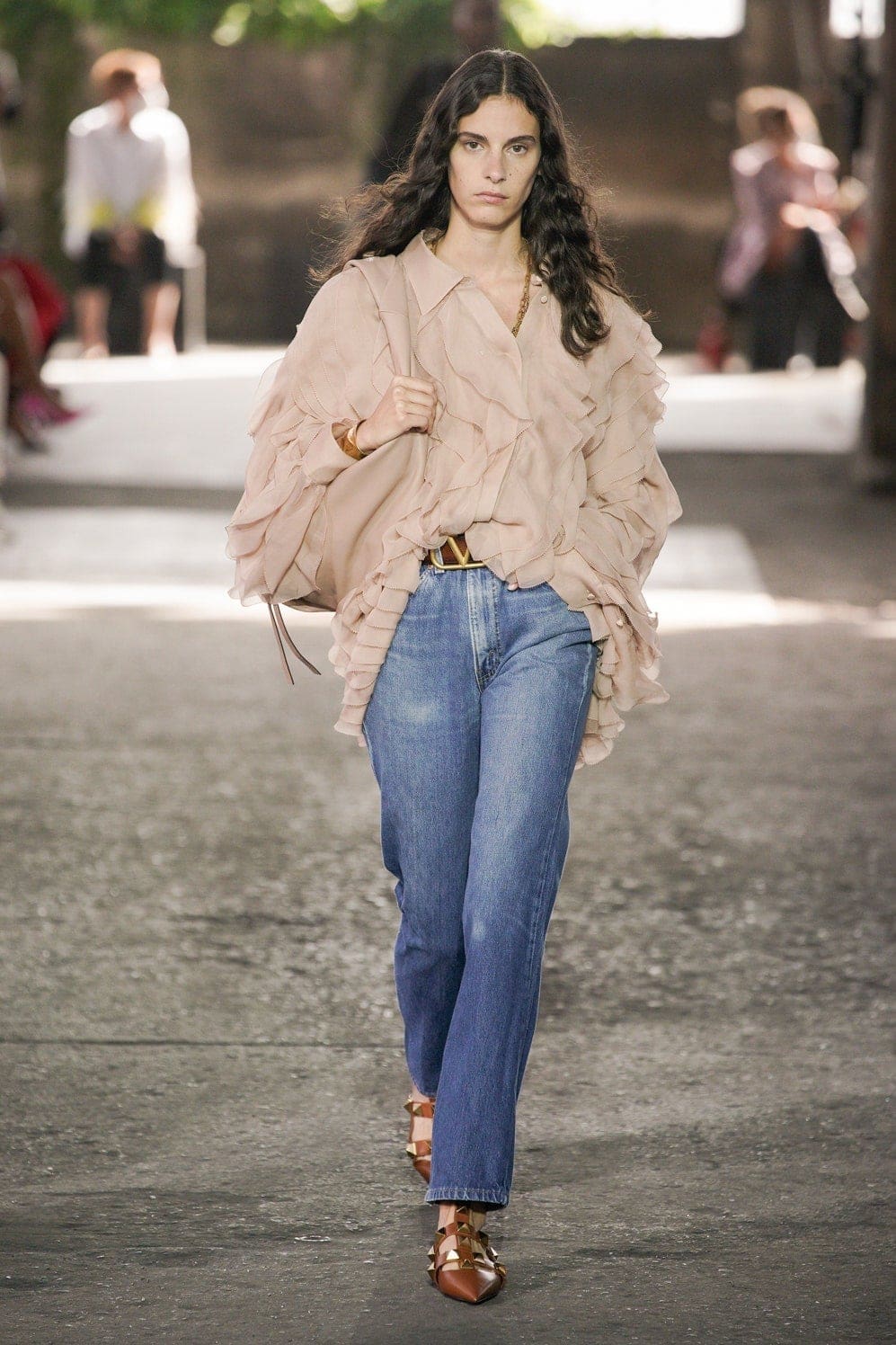 华伦天奴（Valentino）2021春夏米兰by RUNWAY 杂志