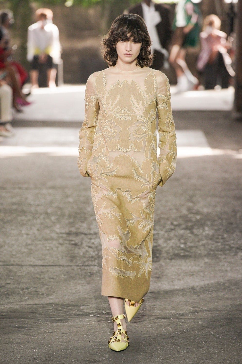 华伦天奴（Valentino）2021春夏米兰by RUNWAY 杂志