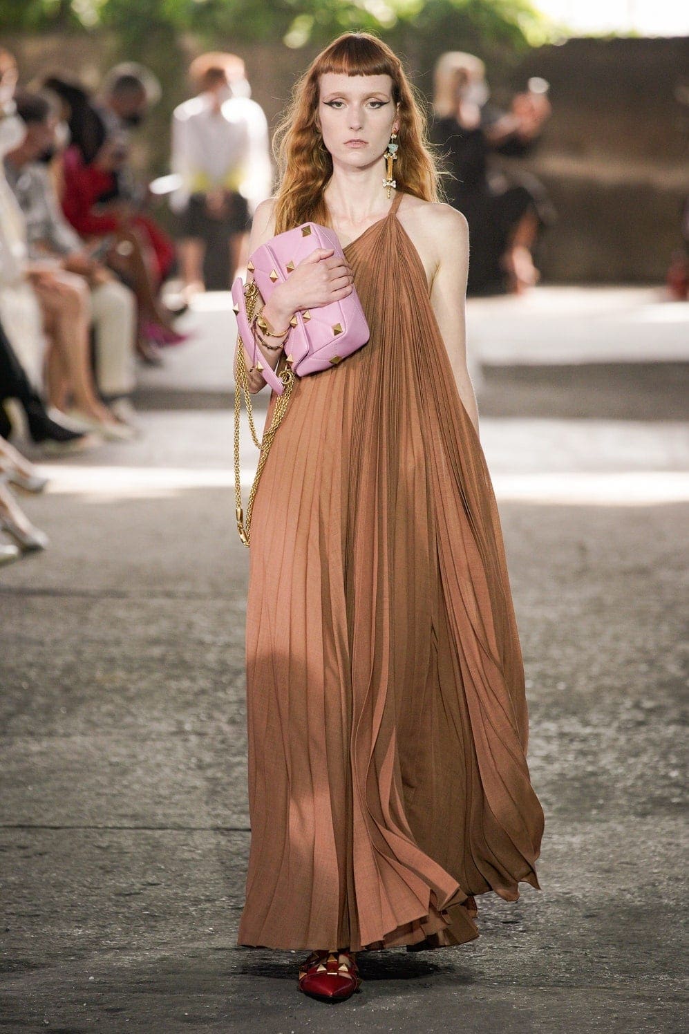 华伦天奴（Valentino）2021春夏米兰by RUNWAY 杂志