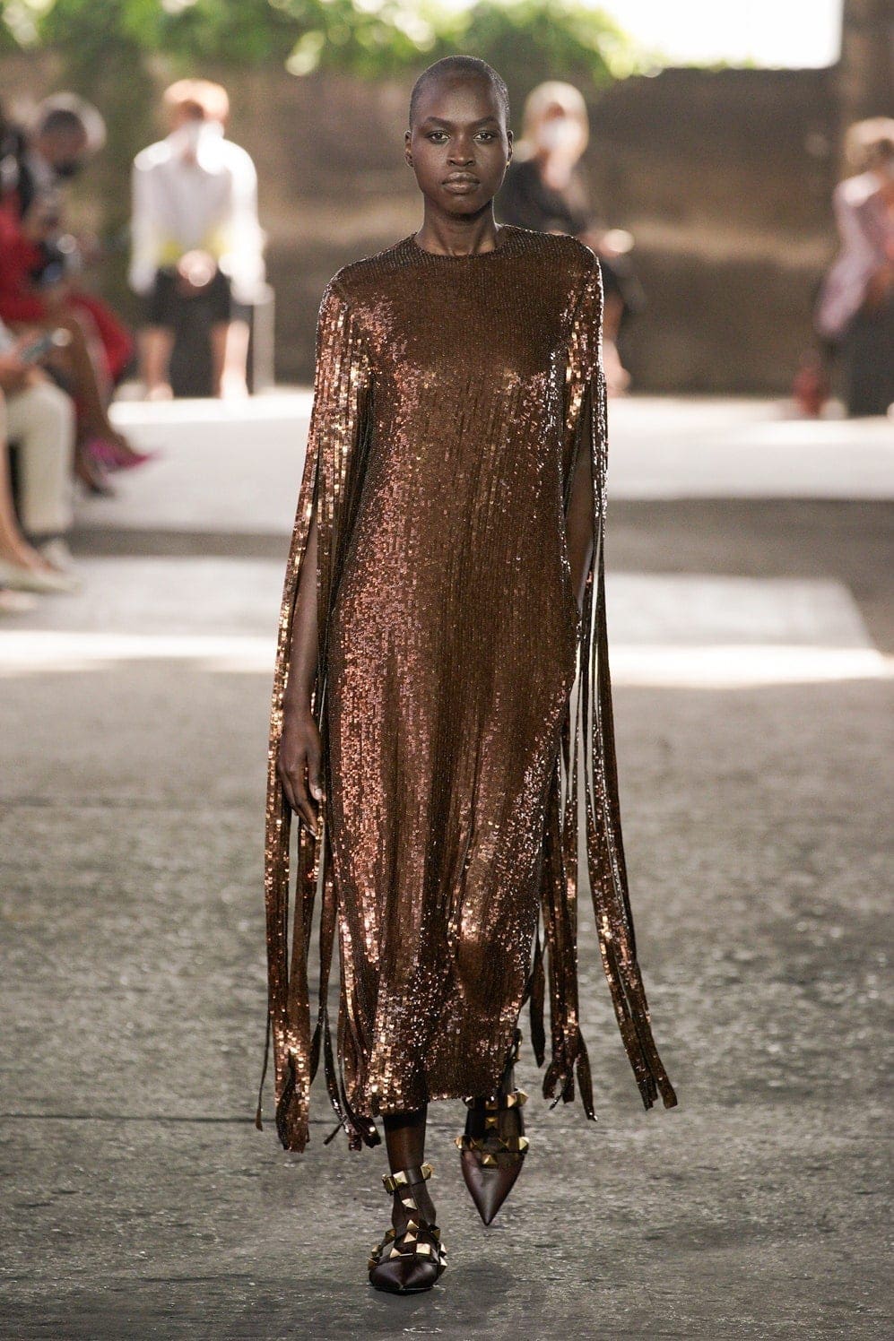 华伦天奴（Valentino）2021春夏米兰by RUNWAY 杂志