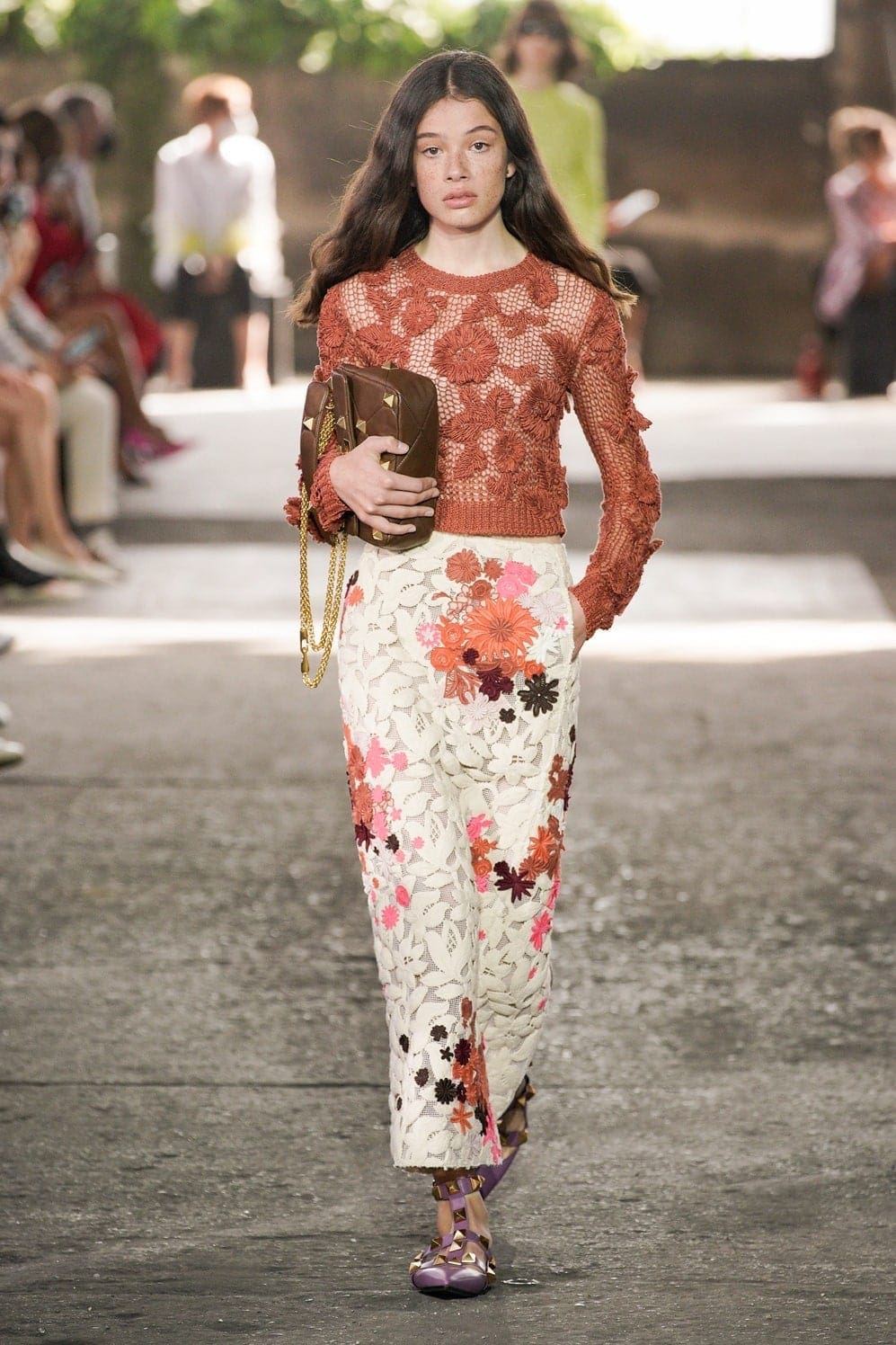 华伦天奴（Valentino）2021春夏米兰by RUNWAY 杂志