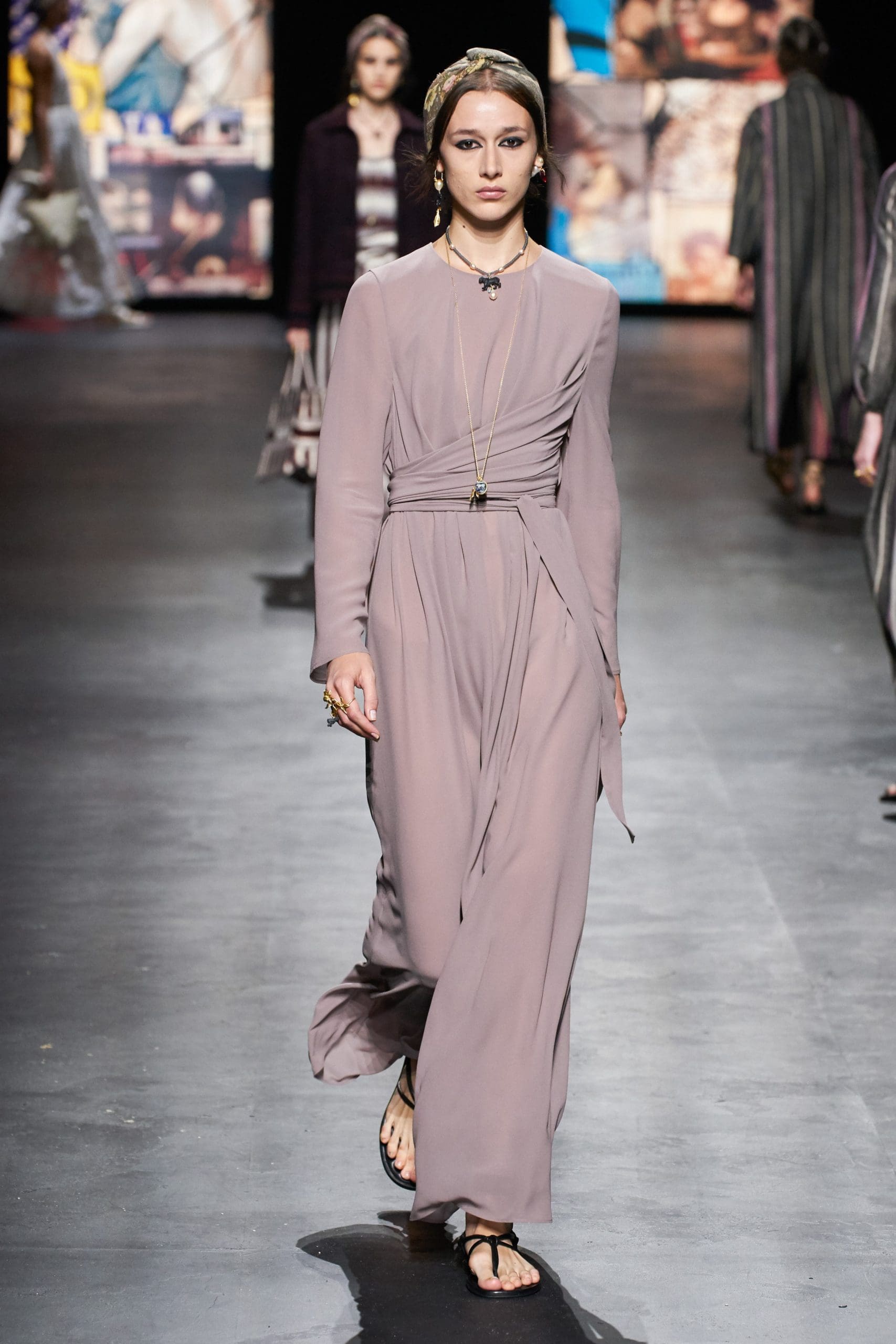Christian Dior Primavera Verano 2021 de RUNWAY REVISTA