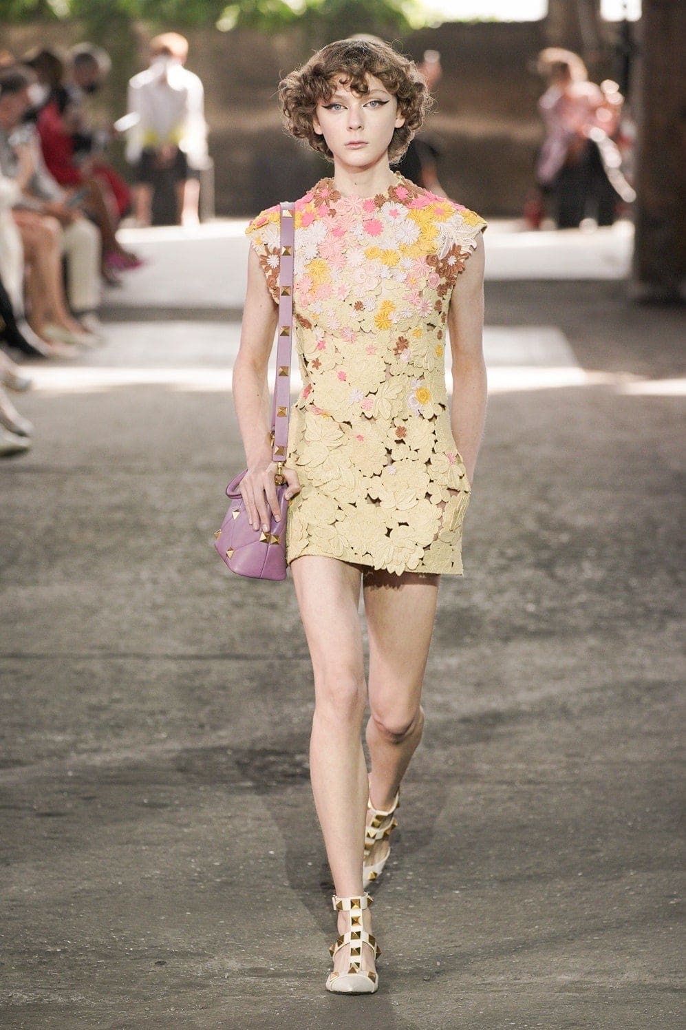 华伦天奴（Valentino）2021春夏米兰by RUNWAY 杂志