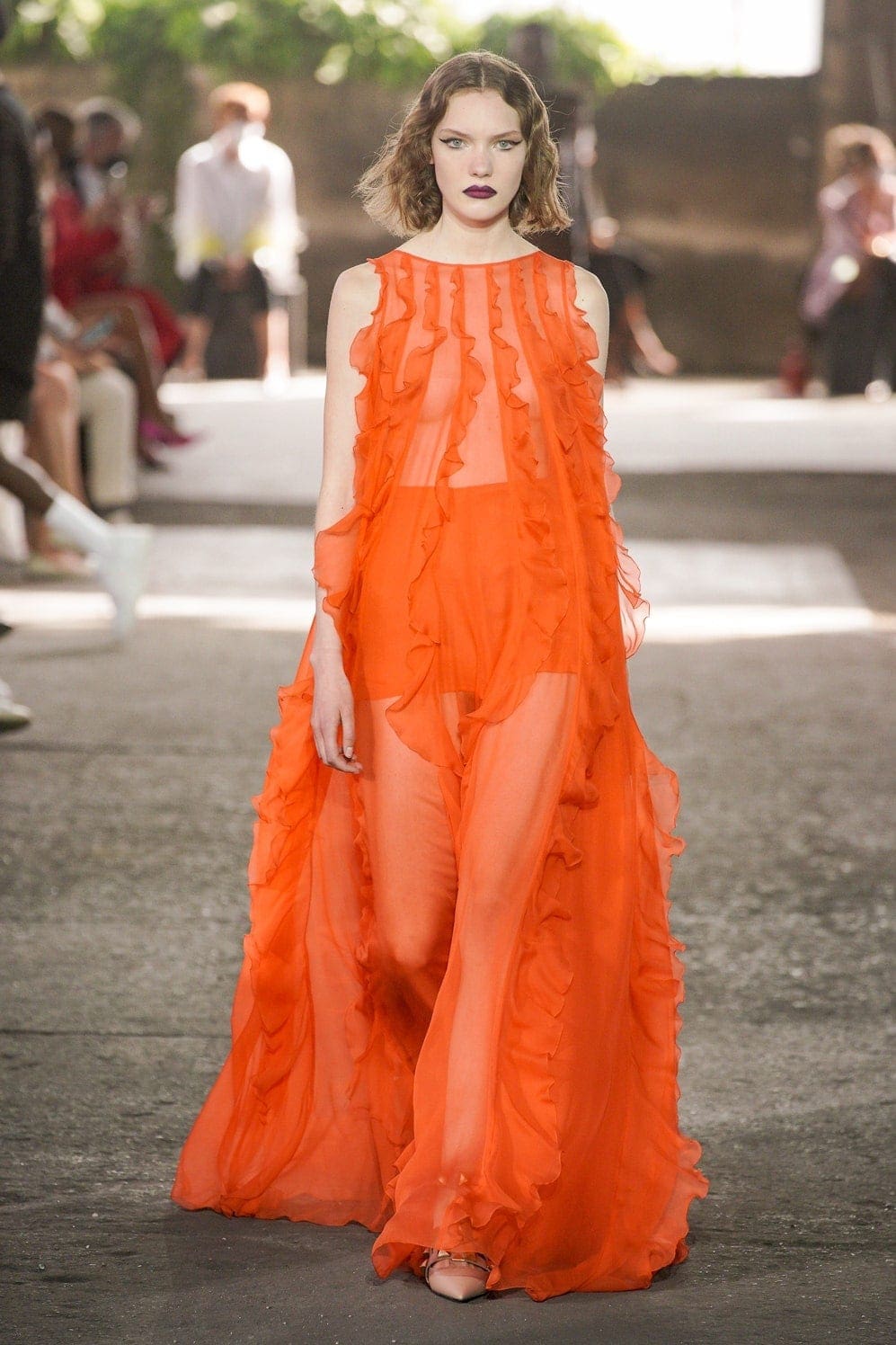 华伦天奴（Valentino）2021春夏米兰by RUNWAY 杂志