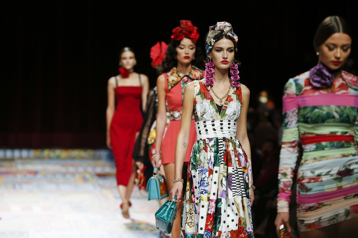 Dolce Gabbana Primavera Verão 2021 por RUNWAY MAGAZINE