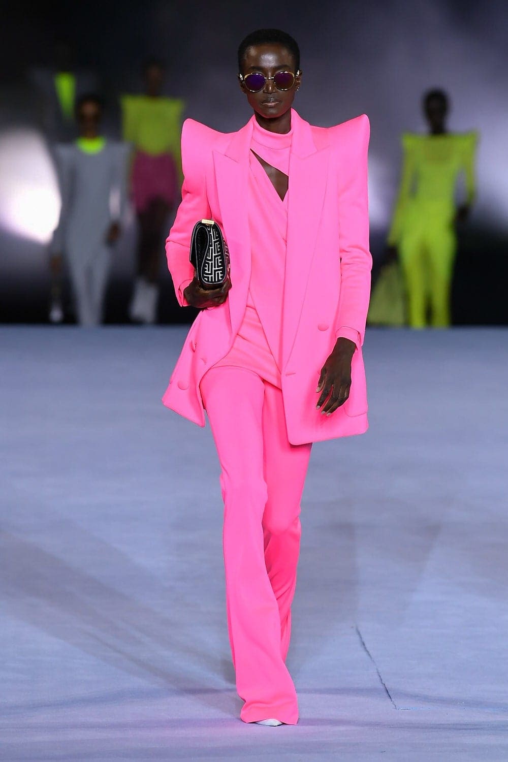 Balmain Printemps Été 2021 par RUNWAY MAGAZINE