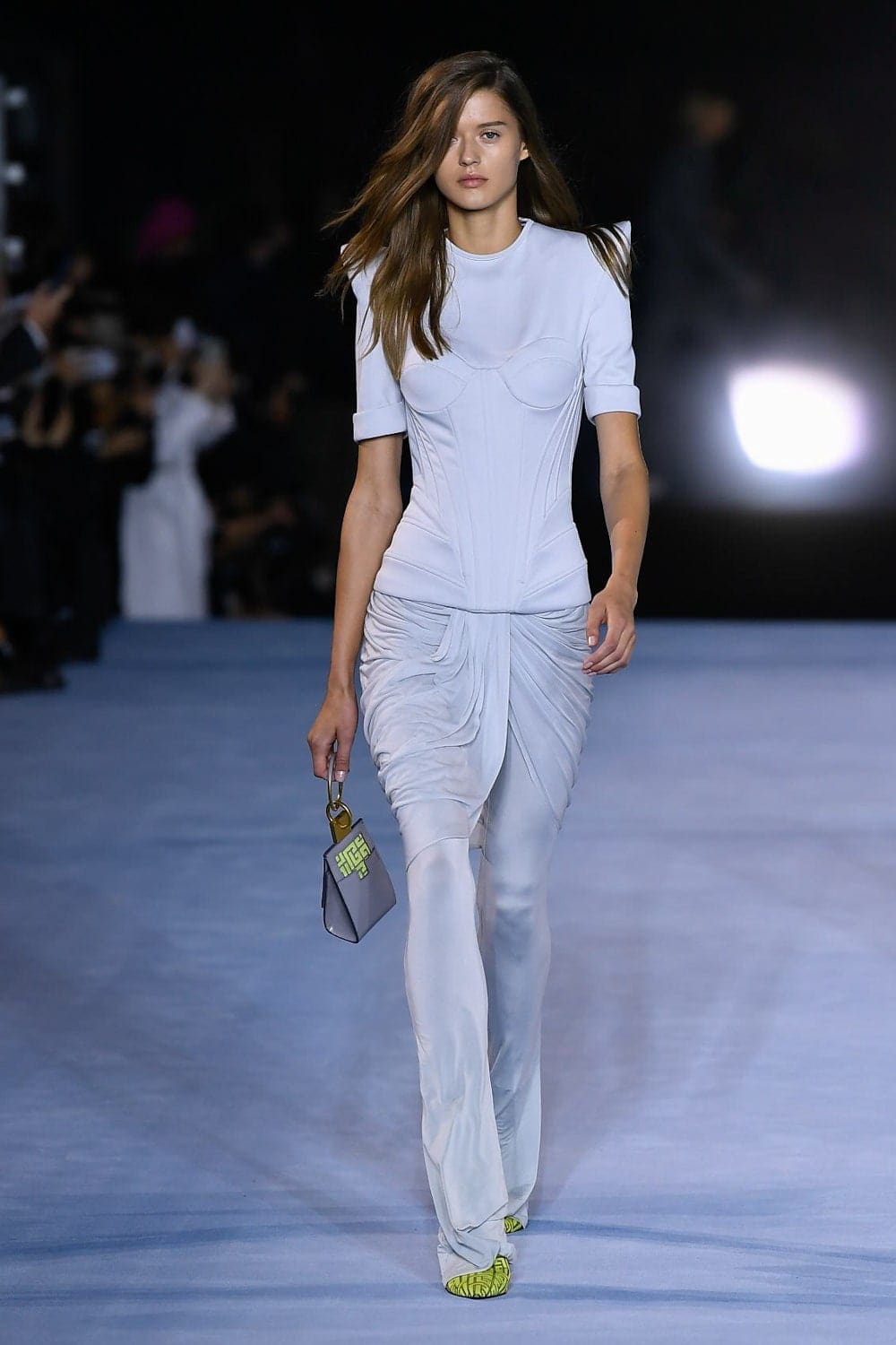 Balmain Printemps Été 2021 par RUNWAY MAGAZINE