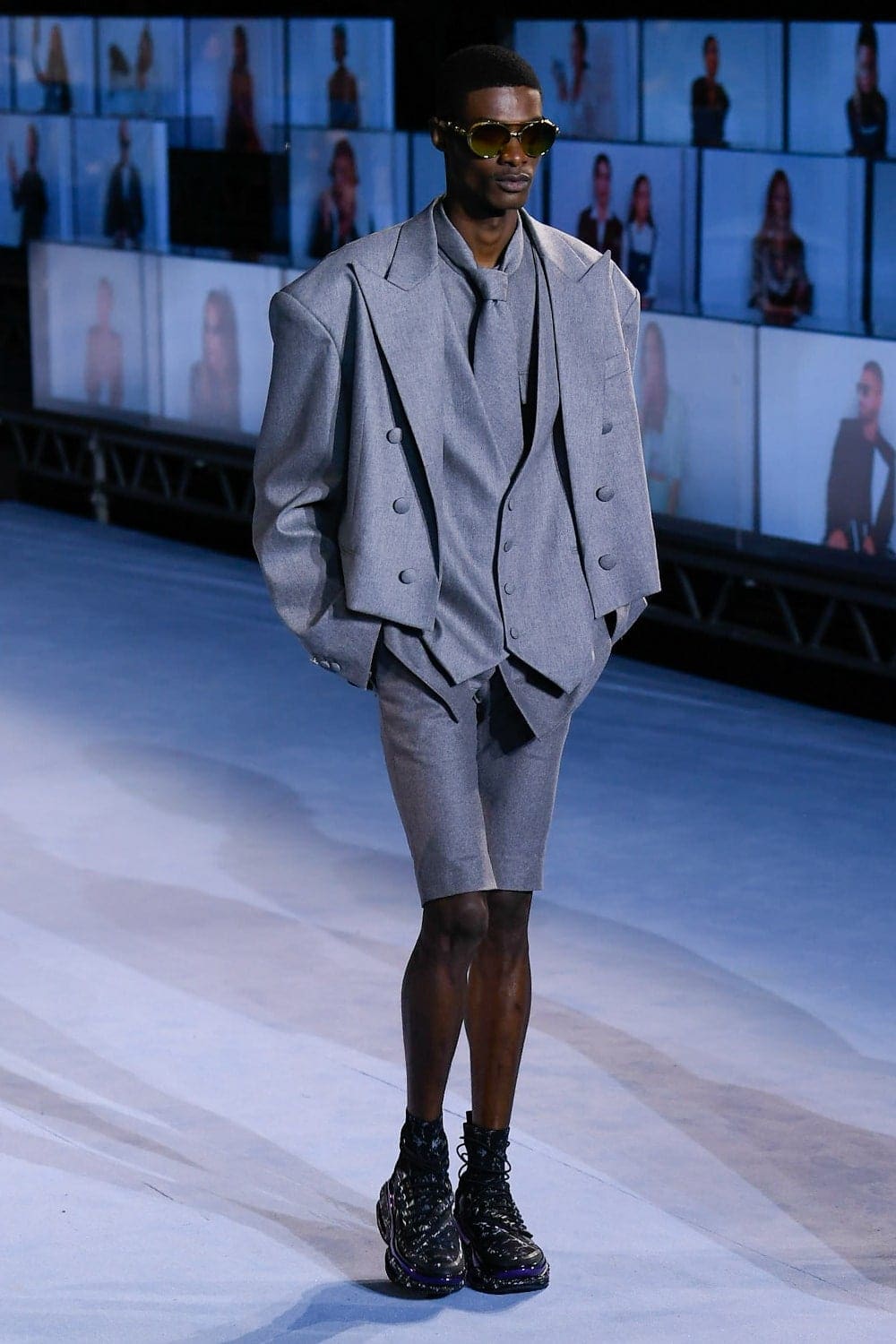 Balmain Printemps Été 2021 par RUNWAY MAGAZINE