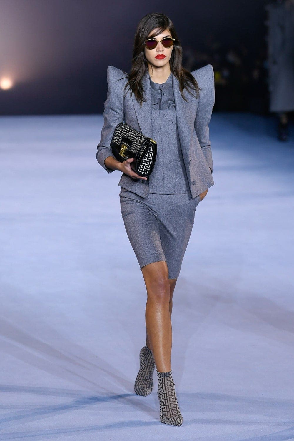 Balmain Printemps Été 2021 par RUNWAY MAGAZINE