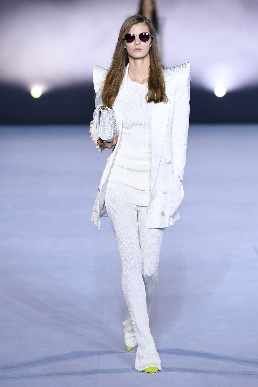 Balmain Printemps Été 2021 par RUNWAY MAGAZINE