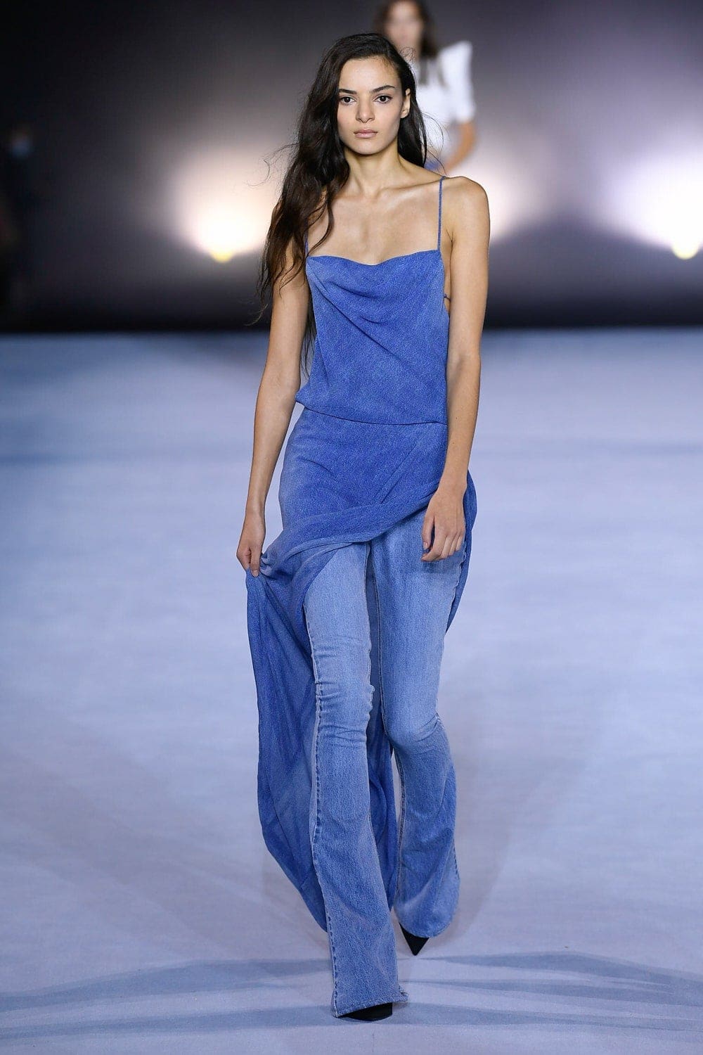 Balmain Printemps Été 2021 par RUNWAY MAGAZINE