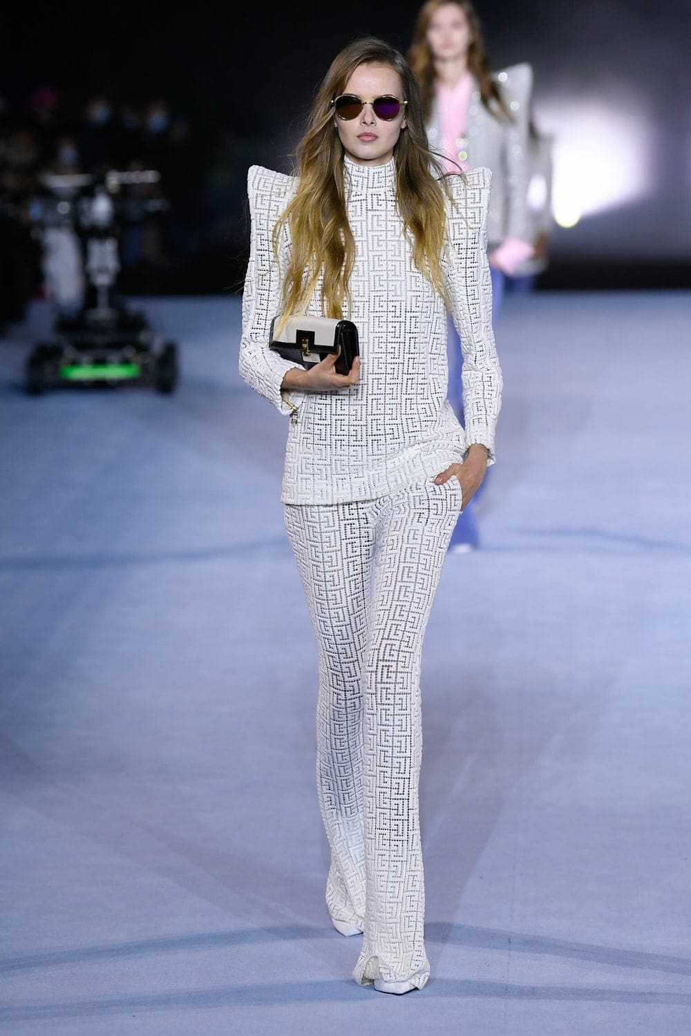 Balmain Printemps Été 2021 par RUNWAY MAGAZINE
