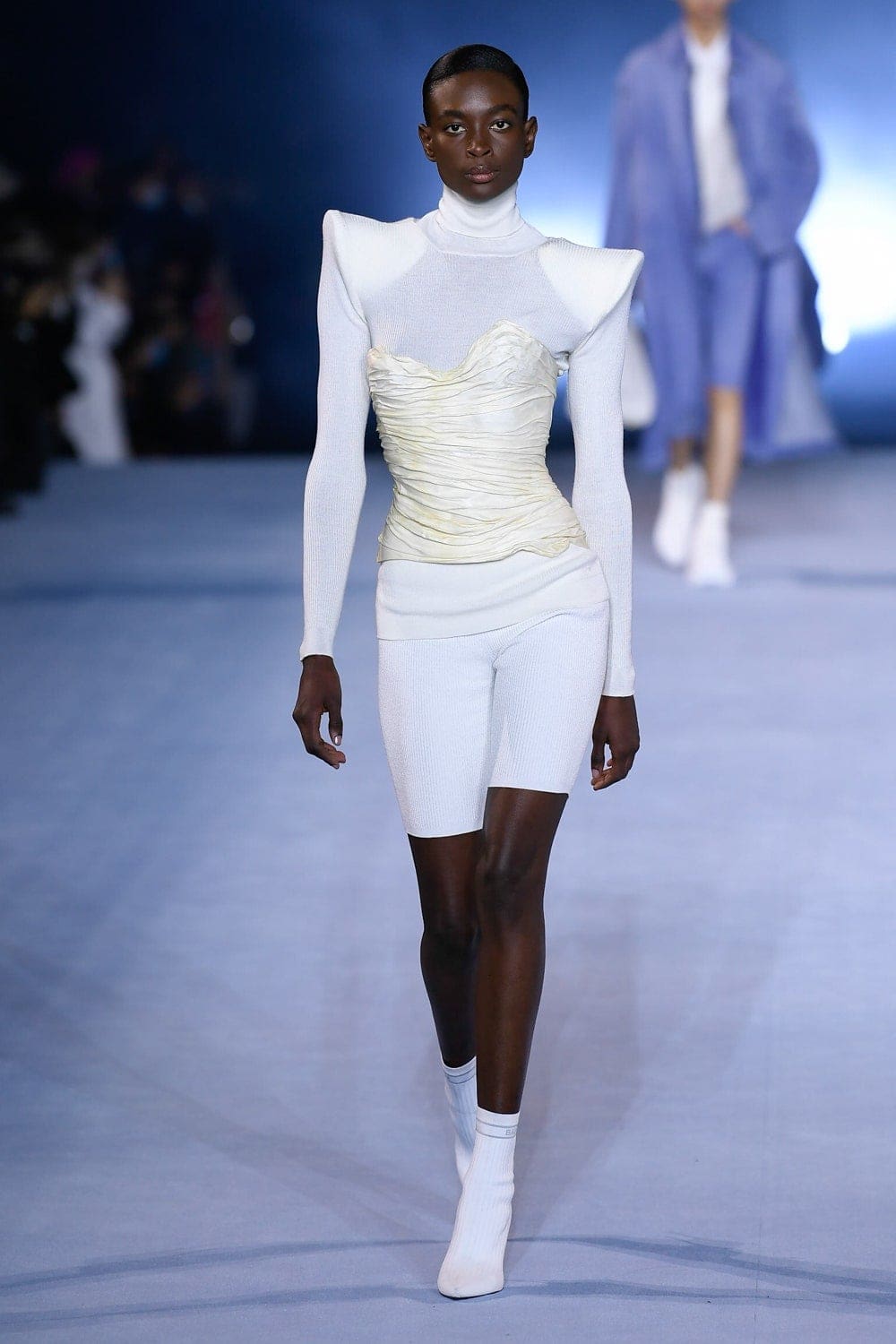 Balmain Printemps Été 2021 par RUNWAY MAGAZINE